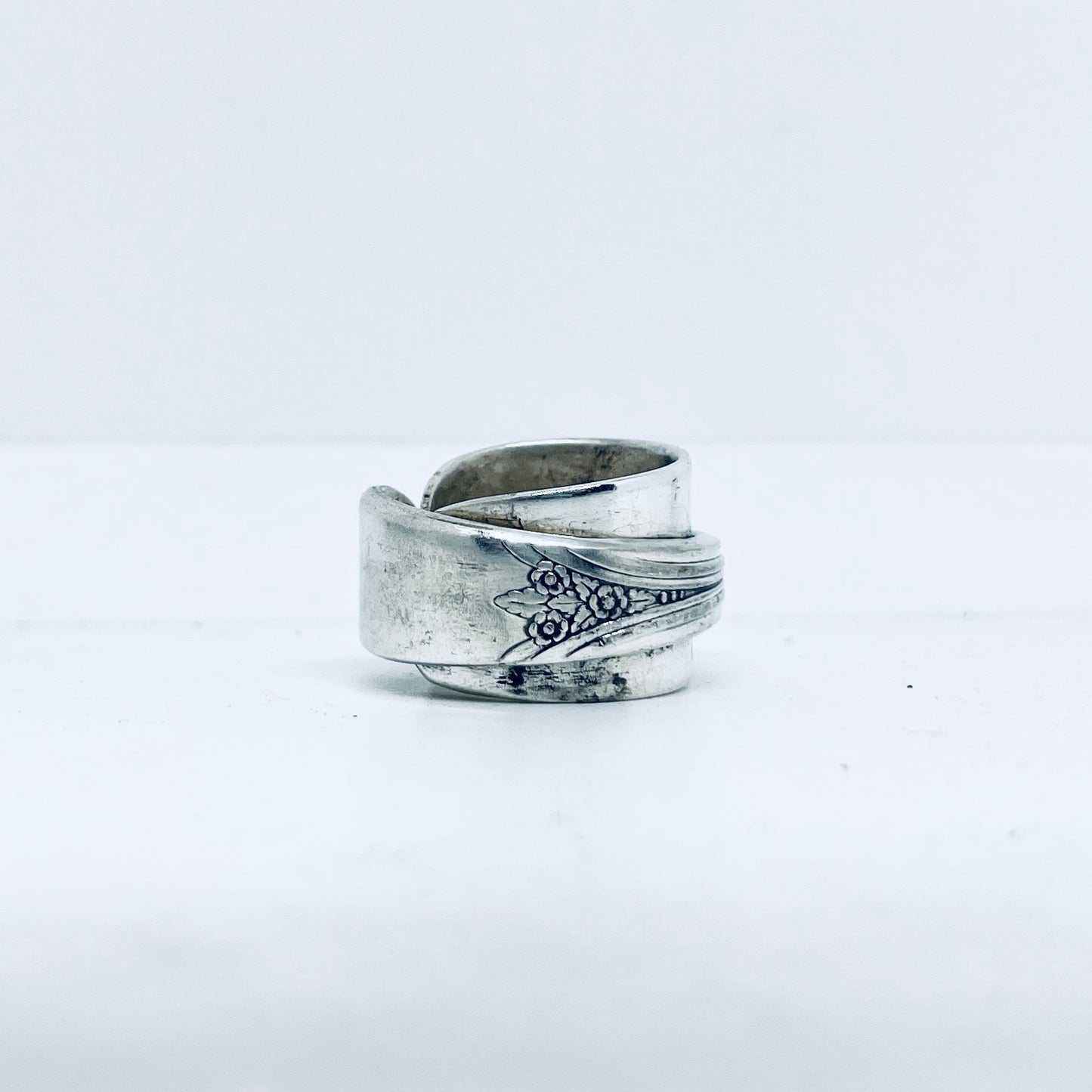 Anello Artigianale Mod. SPALMABURRO  Realizzato con intero Antico Cucchiaino in Argento (Prima Metà del ’900)