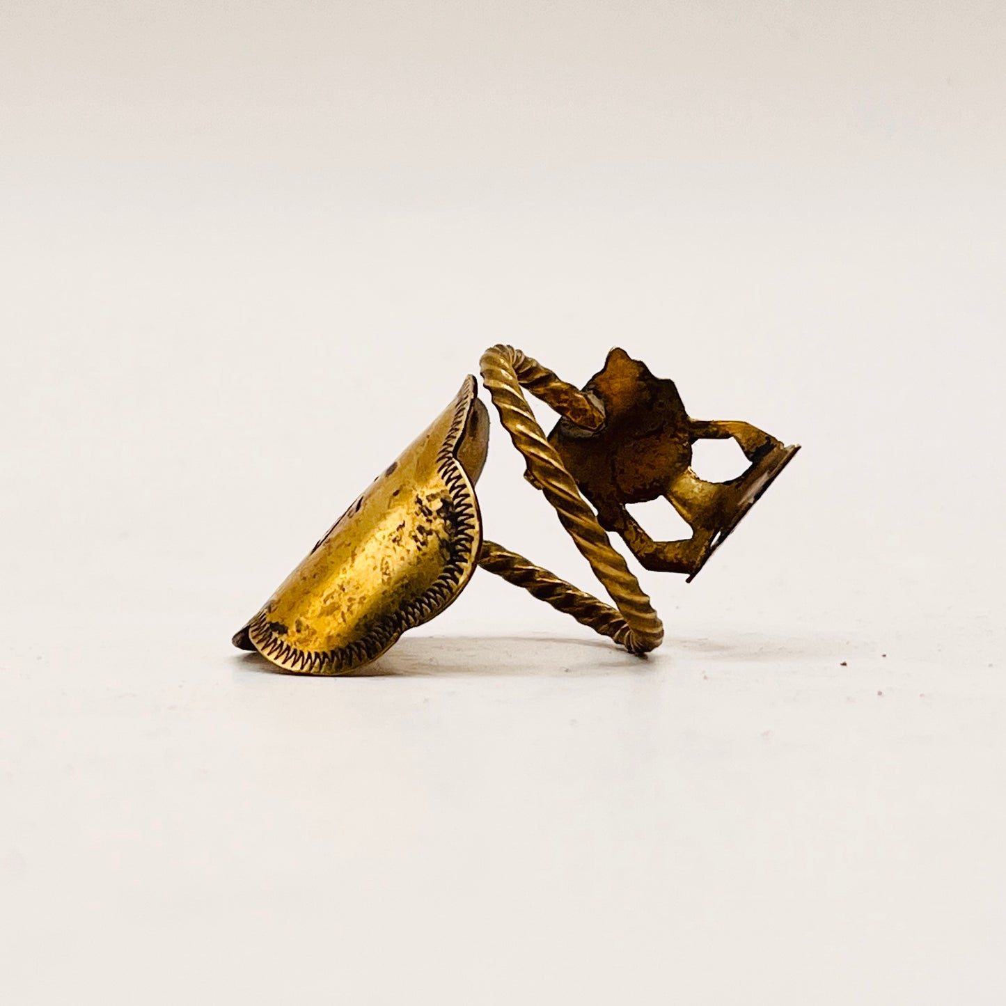 Anello Artigianale “Wayang Kulit” Mod. INTERO SPIRALE  Realizzato con Antica posata in OTTONE (Prima Metà del ’900)