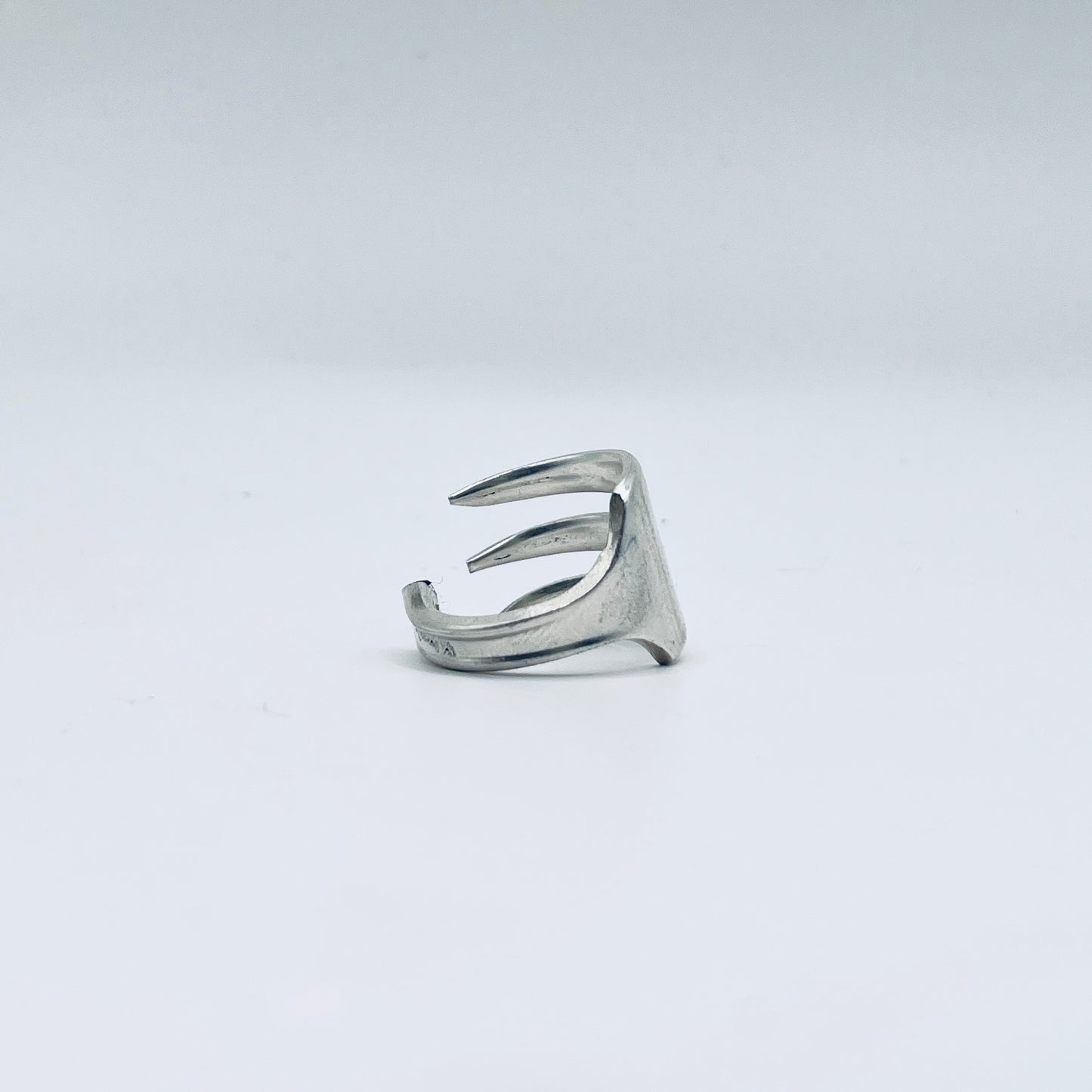 Anello Artigianale Mod. FORCHETTA 02 Realizzato con Antica posata in Argento (Prima Metà del ’900)