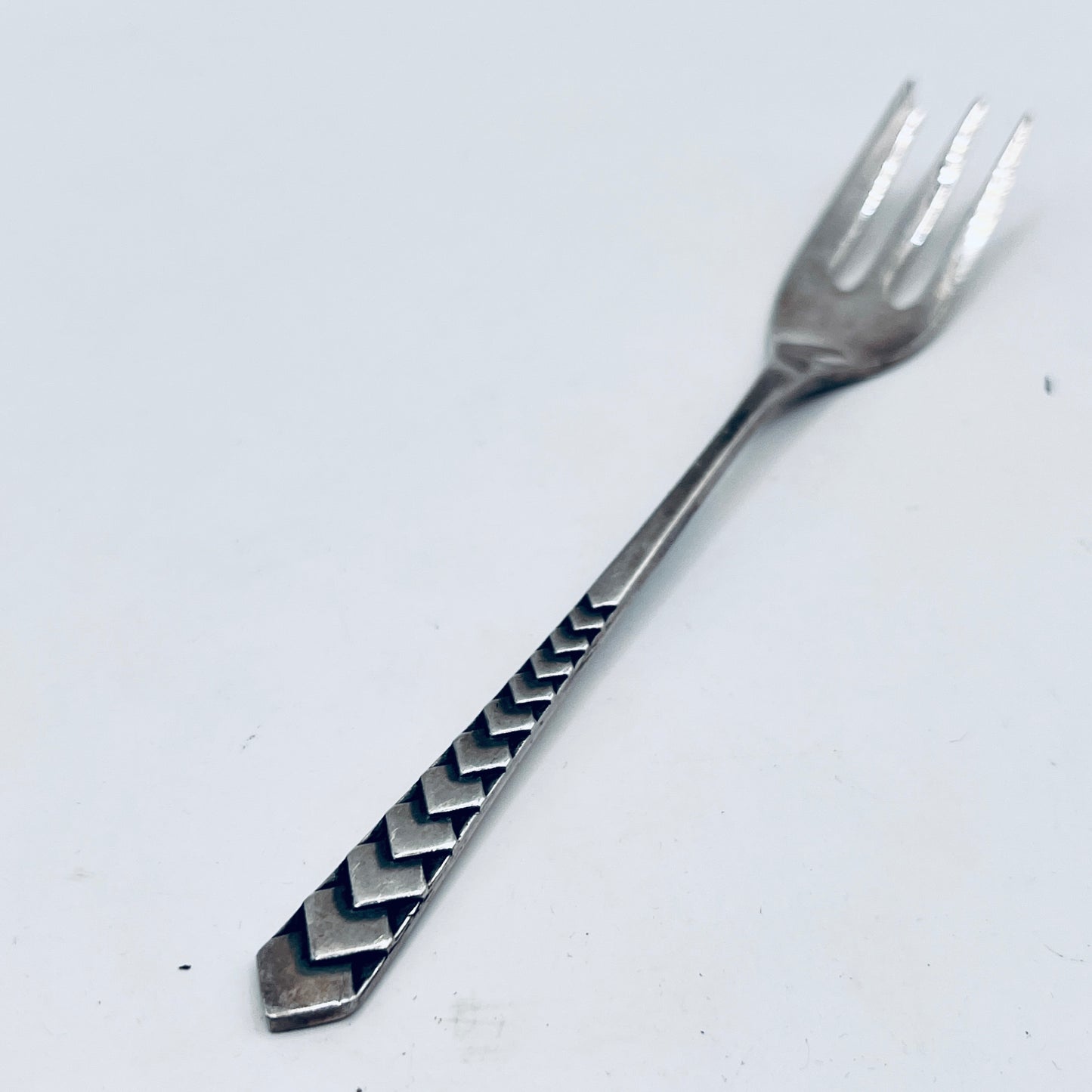 Anello Artigianale FRECCIA DI CUORI Mod. CLASSICO  Realizzato con Antica posata in Argento (Prima Metà del ’900)