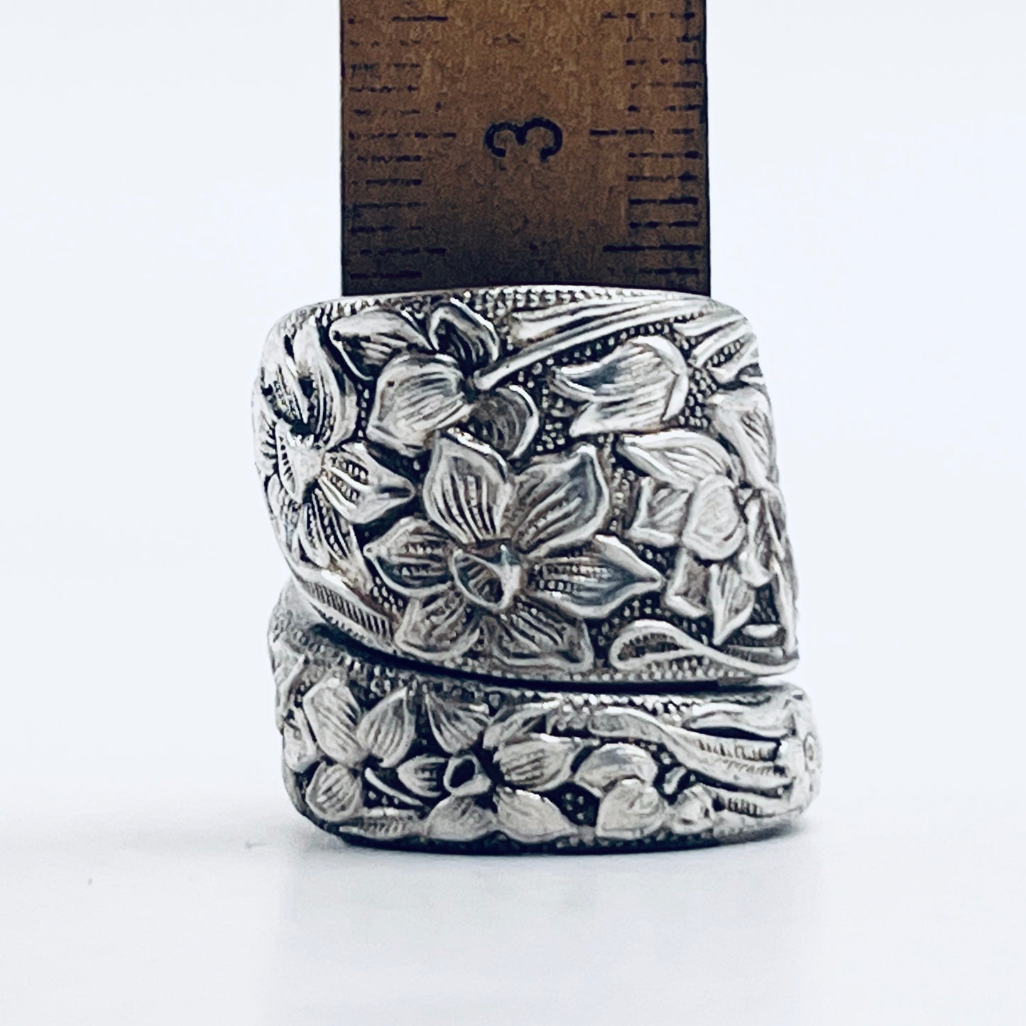 Anello Artigianale TEMPESTA DI NARCISI Mod. SPIRALE  Realizzato con Antica posata in Argento (Prima Metà del ’900)