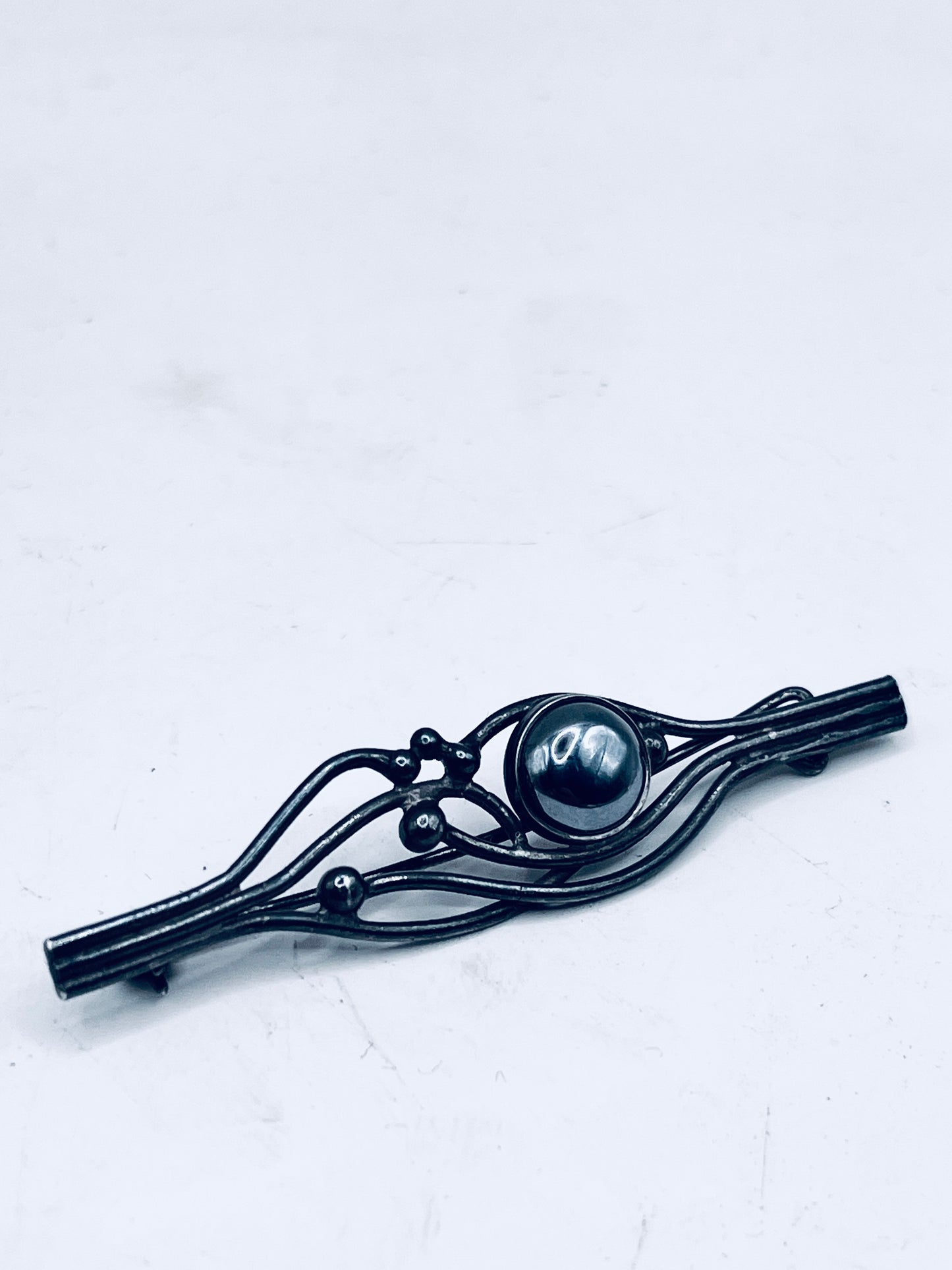 Anello Artigianale SPILLA RADICI Mod. SPILLA CON EMATITE Realizzato con Antica spilla in Argento (Prima Metà del ’900)