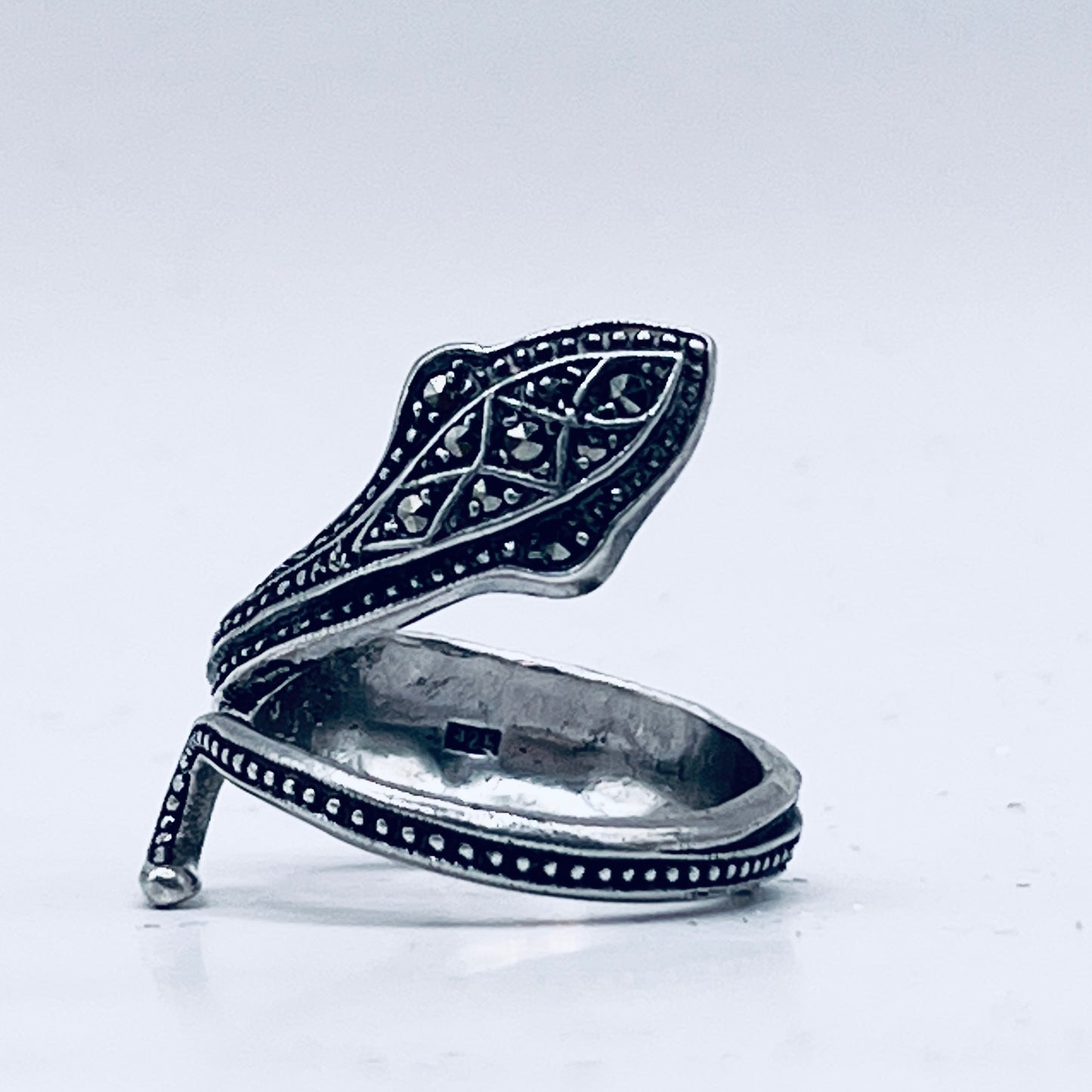 Anello Artigianale da GECO a SERPENTE Mod. SPILLA Realizzato con Antica spilla in Argento (Prima Metà del ’900)