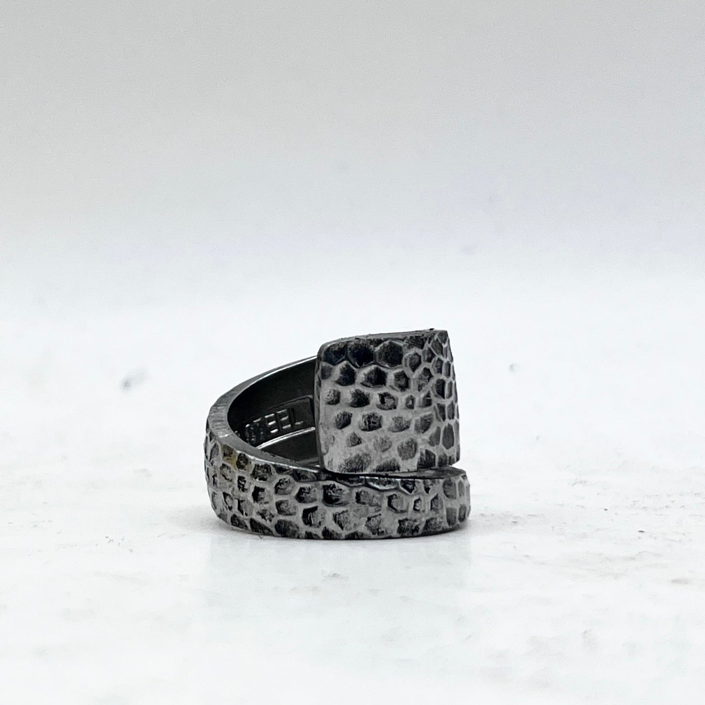 Anello Artigianale Mod. CLASSICO/SPIRALE/SOVRAPPOSTO PITONATO  Realizzato con Forchettina in ACCIAIO