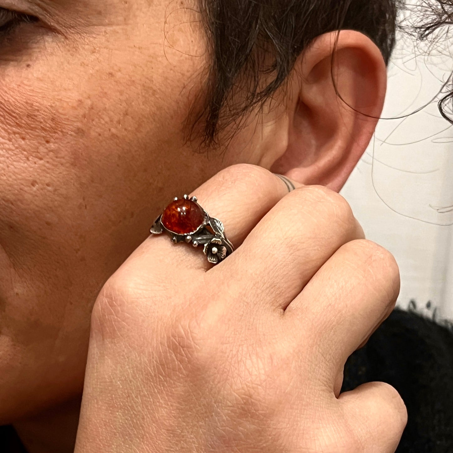 Anello Artigianale SPILLA AMBRA Mod. SPILLA Realizzato con Antica spilla in Argento (Prima Metà del ’900)