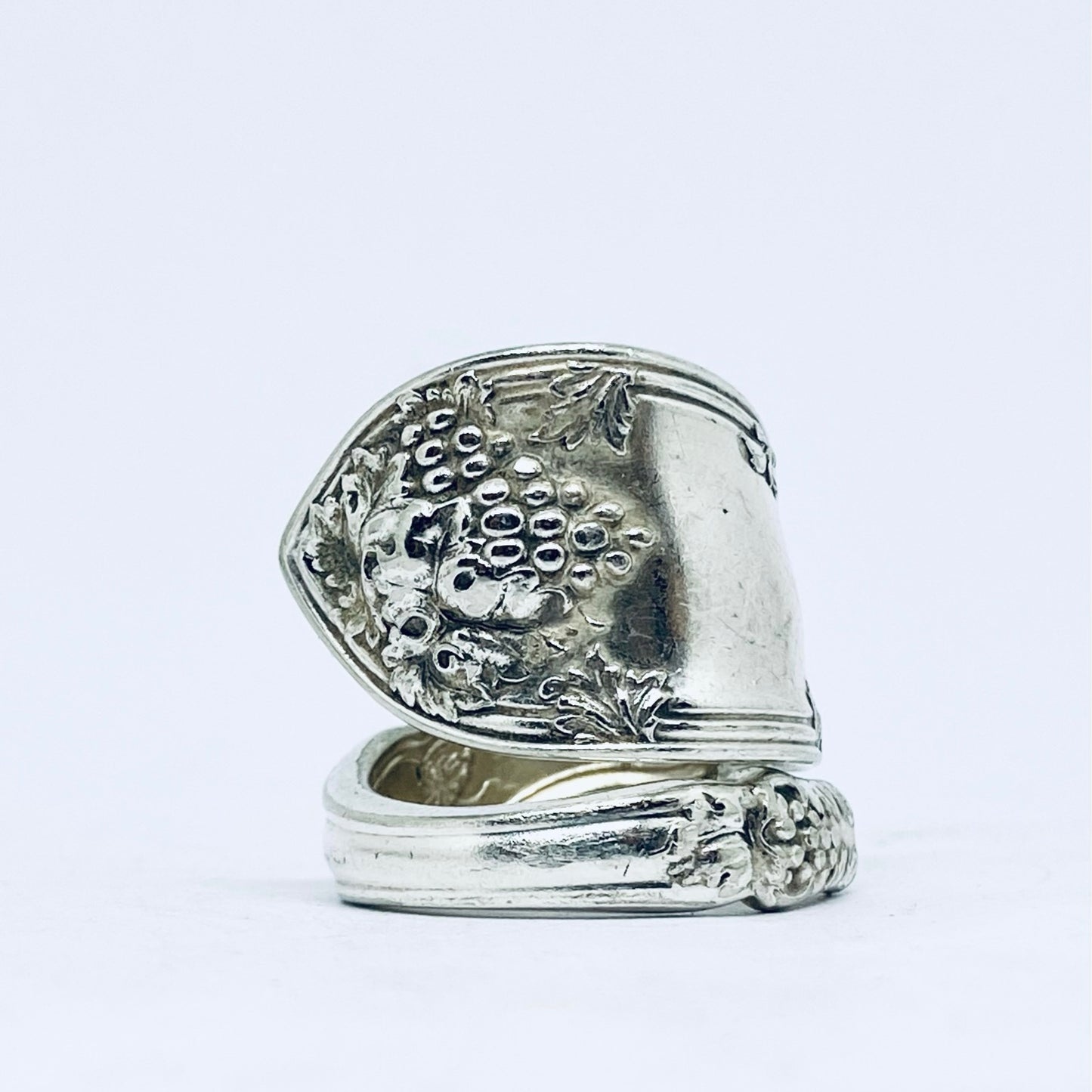 Anello Artigianale UVA Mod. SPIRALE  Realizzato con Antica posata in Argento (Prima Metà del ’900)