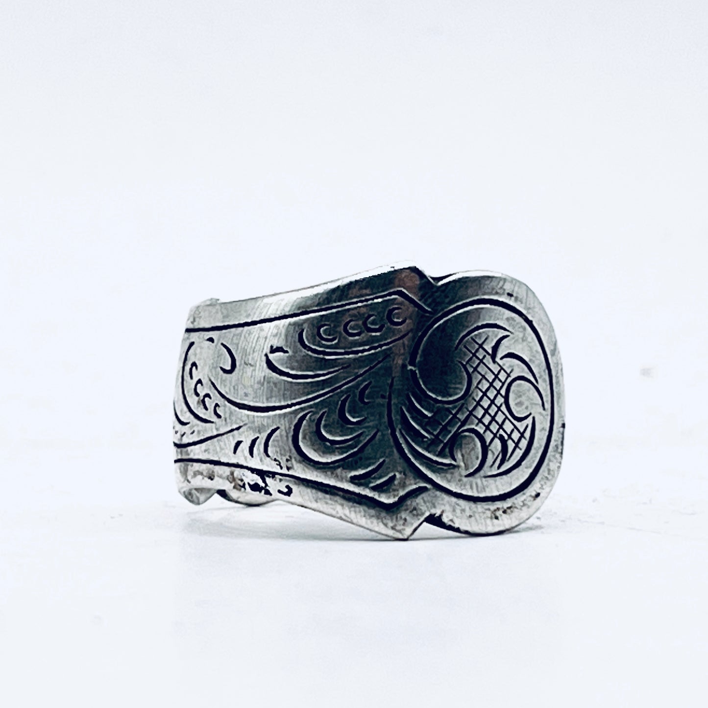 Anello Artigianale UOMO/DONNA Mod. CLASSICO/INTERO  “BRIGHID”  Realizzato con Antica posata in Argento (Prima Metà del ’900)