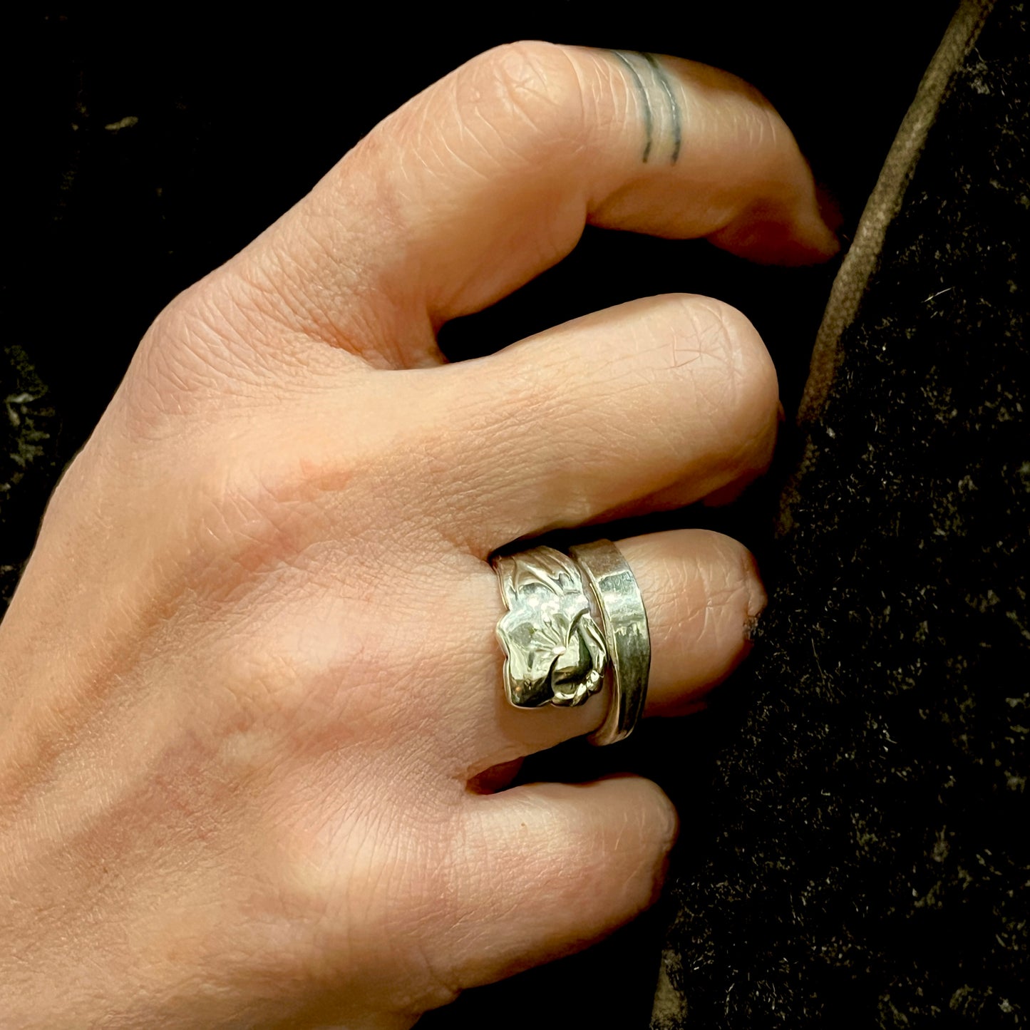 Anello Artigianale GIGLIO Mod. SPIRALE  Realizzato con  Antica posata in Argento (Prima Metà del ’900)