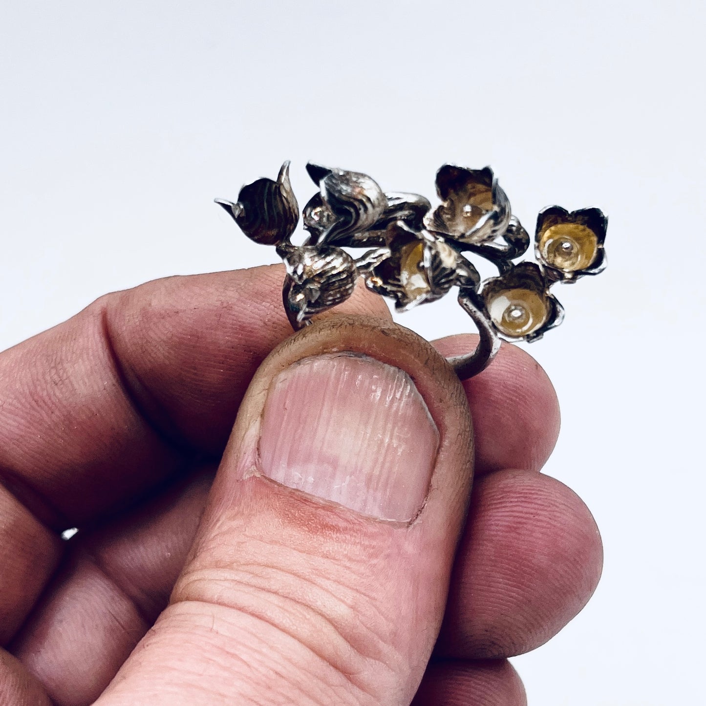 Anello Artigianale MUGHETTI Mod. CLASSICO  Realizzato con Antica SPILLA in Argento 800(Prima Metà del ’900)