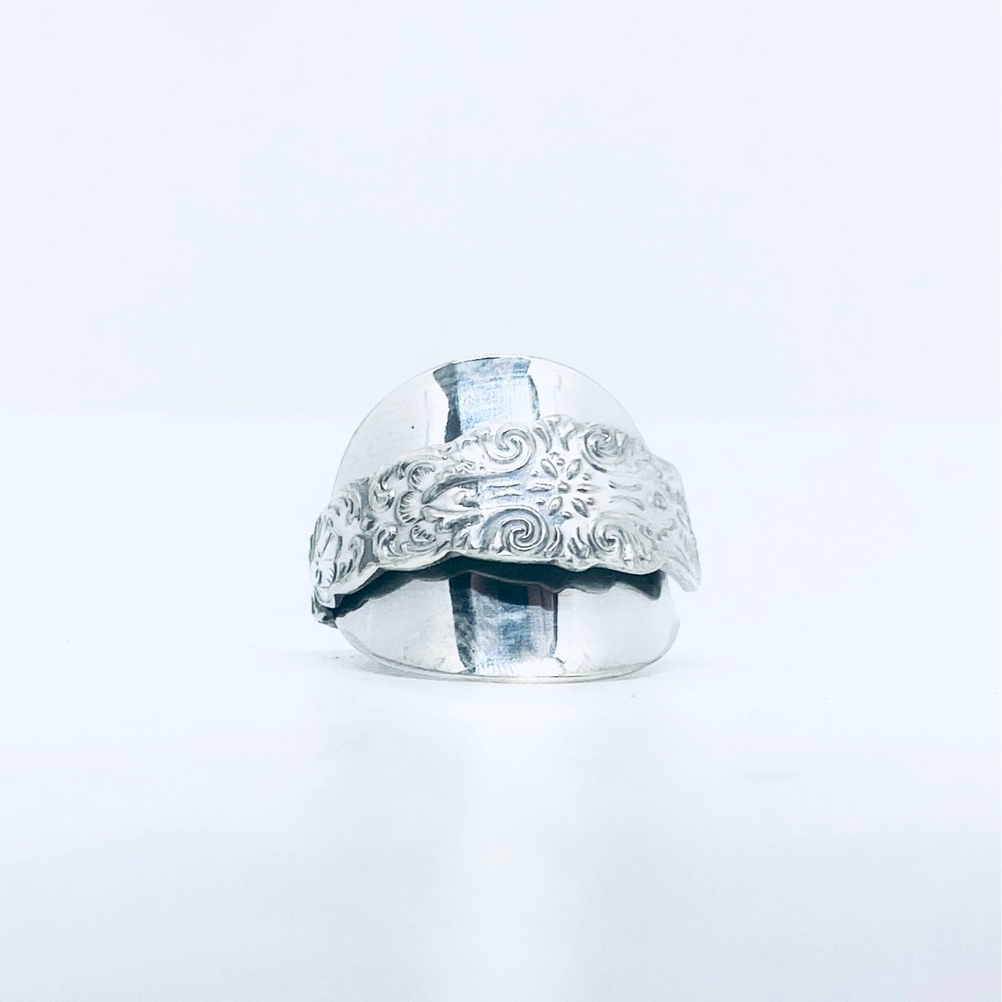 Anello Artigianale DECORO Mod. INTERO  Realizzato con intero Antico Cucchiaino in Argento (Prima Metà del ’900)