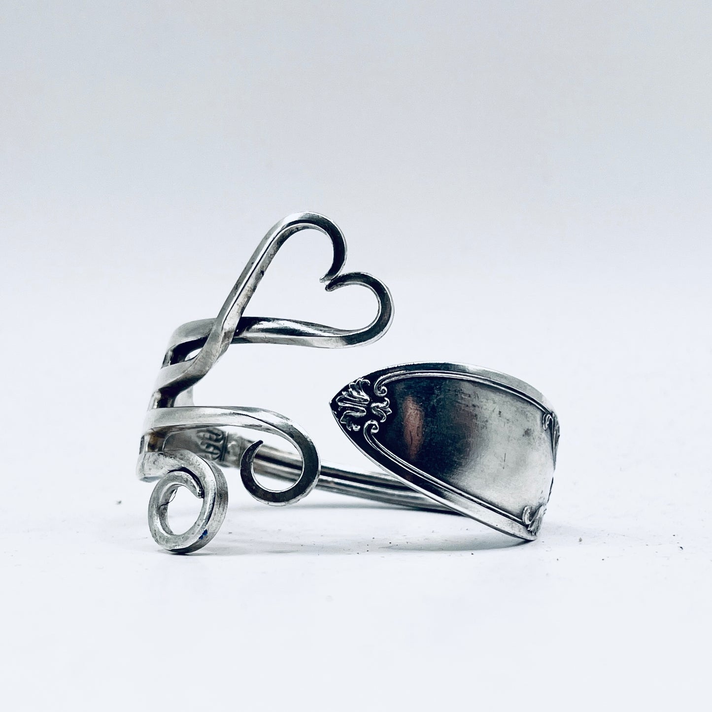 Bracciale Artigianale Mod. FORCHETTA  CUORE Realizzato con Antica posata in lega d’argento (Prima Metà del ’900)