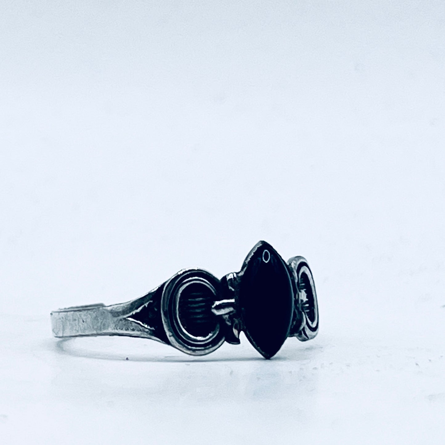 Anello Artigianale SPILLA ONICE Mod. SPILLA Realizzato con Antica spilla in Argento (Prima Metà del ’900)