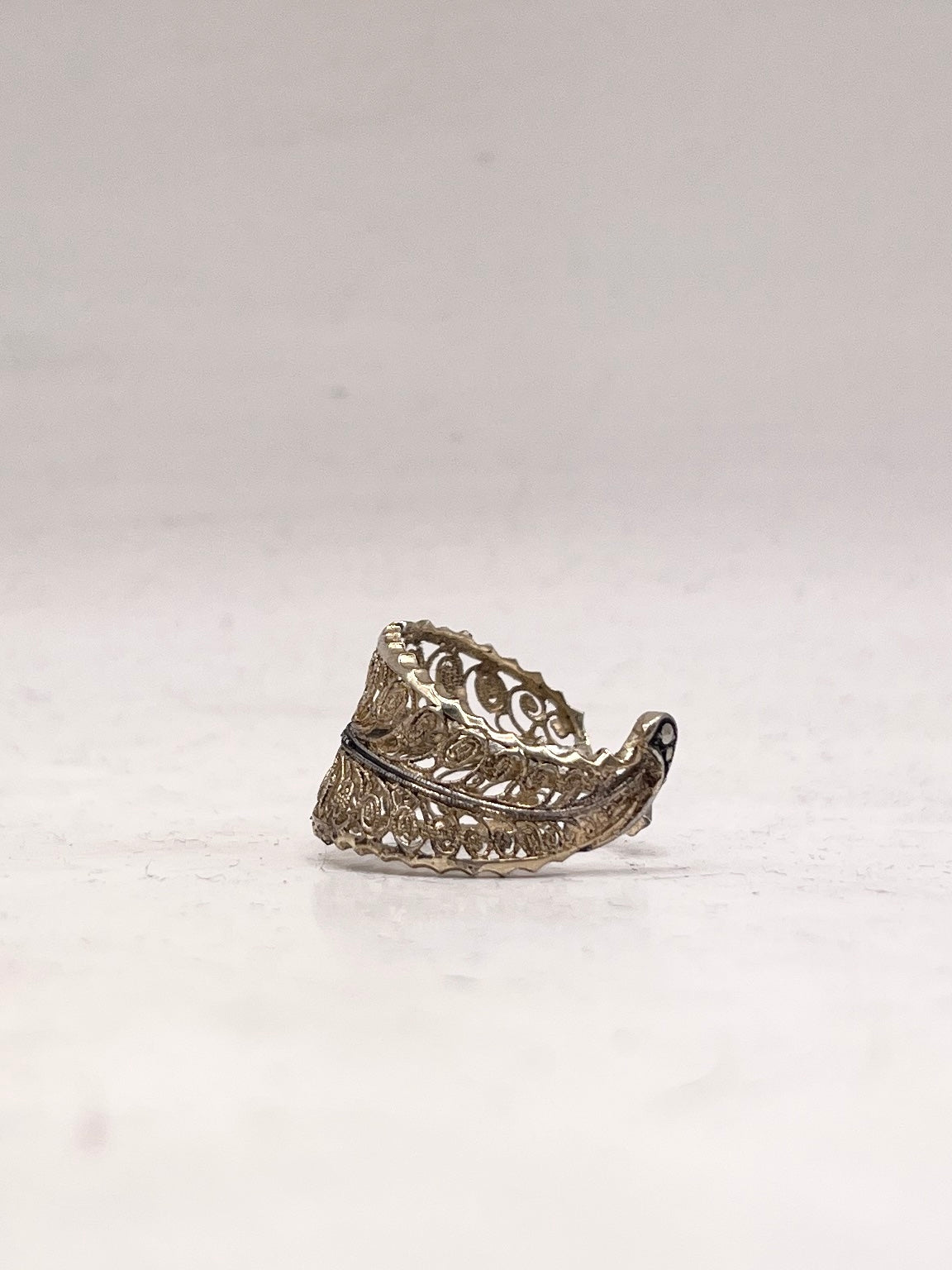 Anello Artigianale SPILLA FELCE Mod. SPILLA FILIGRANA e MARCASSITI Realizzato con Antica spilla in Argento (Prima Metà del ’900)
