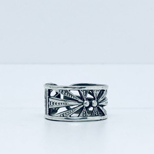 Anello Artigianale ASTRO Mod. SPILLA Realizzato con Antica spilla in Argento (Prima Metà del ’900)