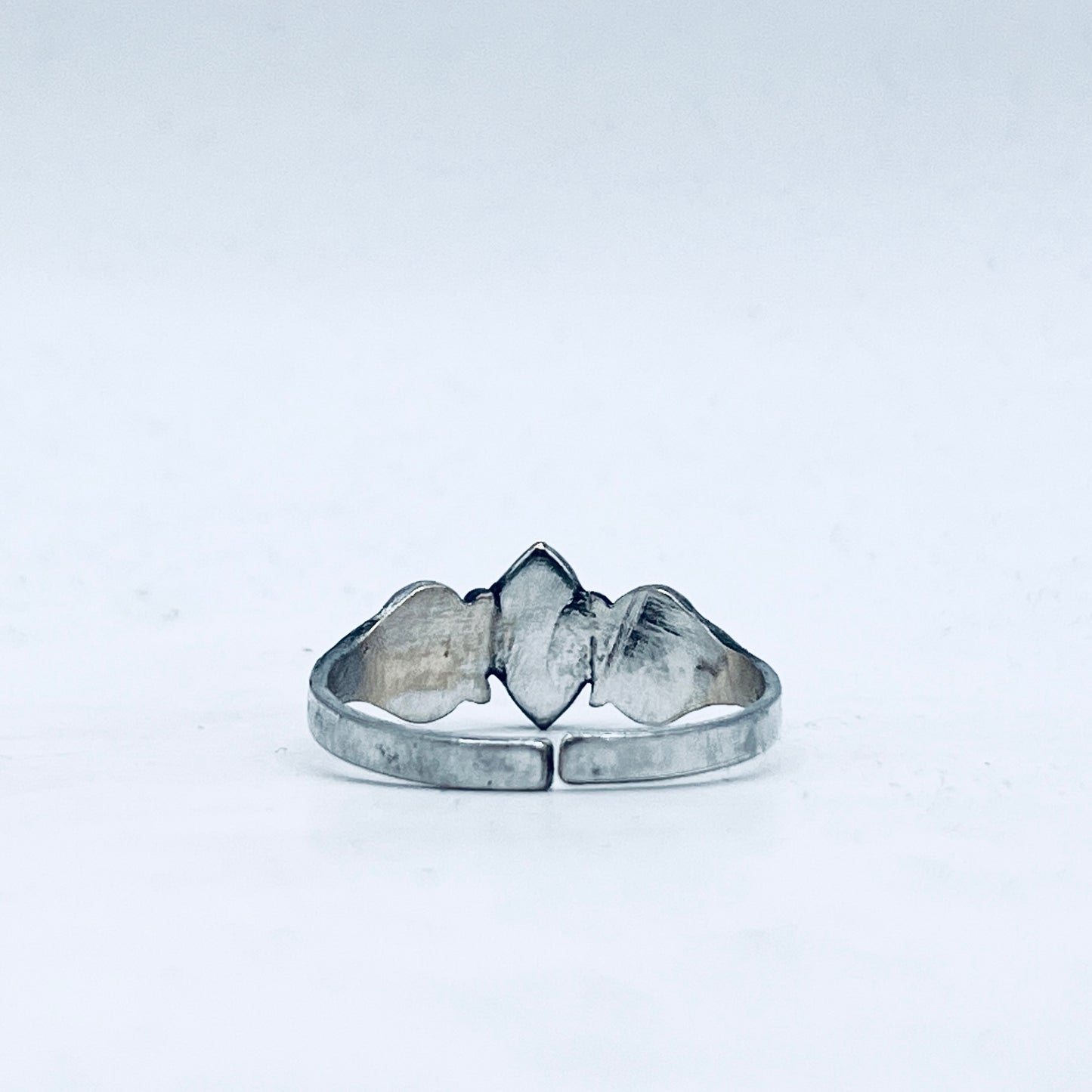 Anello Artigianale SPILLA ONICE Mod. SPILLA Realizzato con Antica spilla in Argento (Prima Metà del ’900)