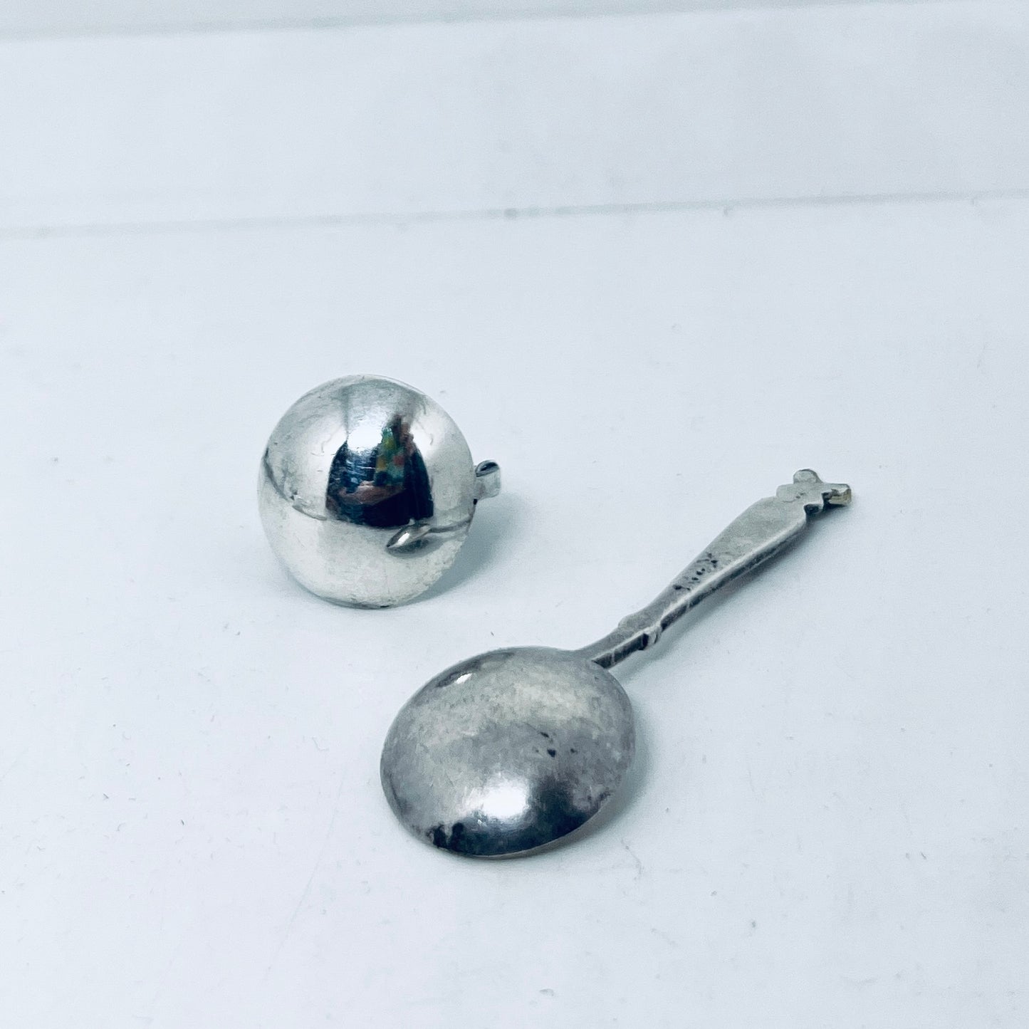 Anello Artigianale TONDO Mod. FALANGINA  Realizzato con intero Antico Cucchiaino in Argento (Prima Metà del ’900)