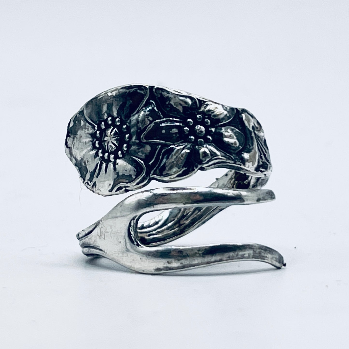 Anello Artigianale ANEMONE Mod. PINZETTA  Realizzato con Antica posata in Argento (Prima Metà del ’900)