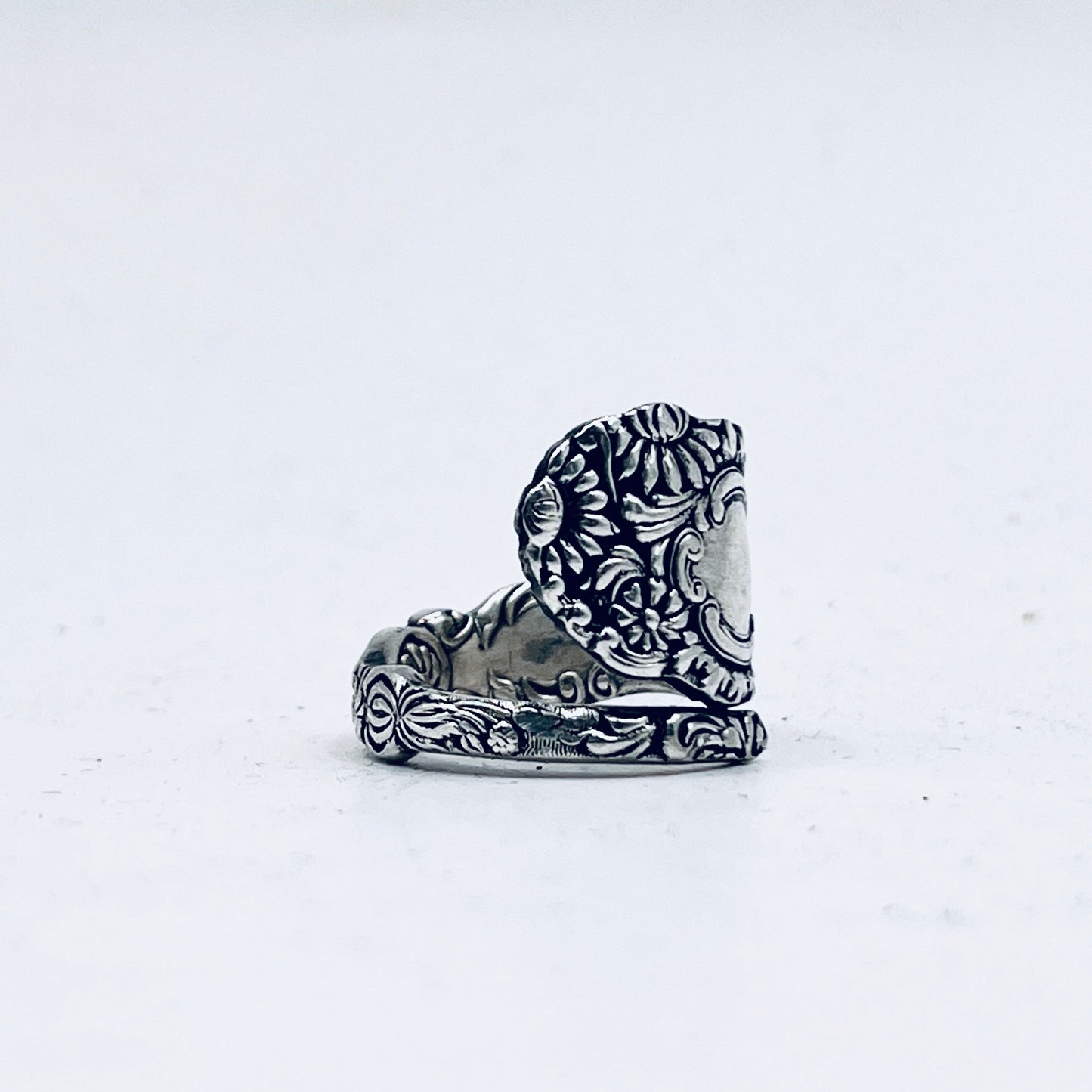 Anello Artigianale Mod. SPIRALE  FIORI SUPER Realizzato con Antica posata in Argento (Prima Metà del ’900)
