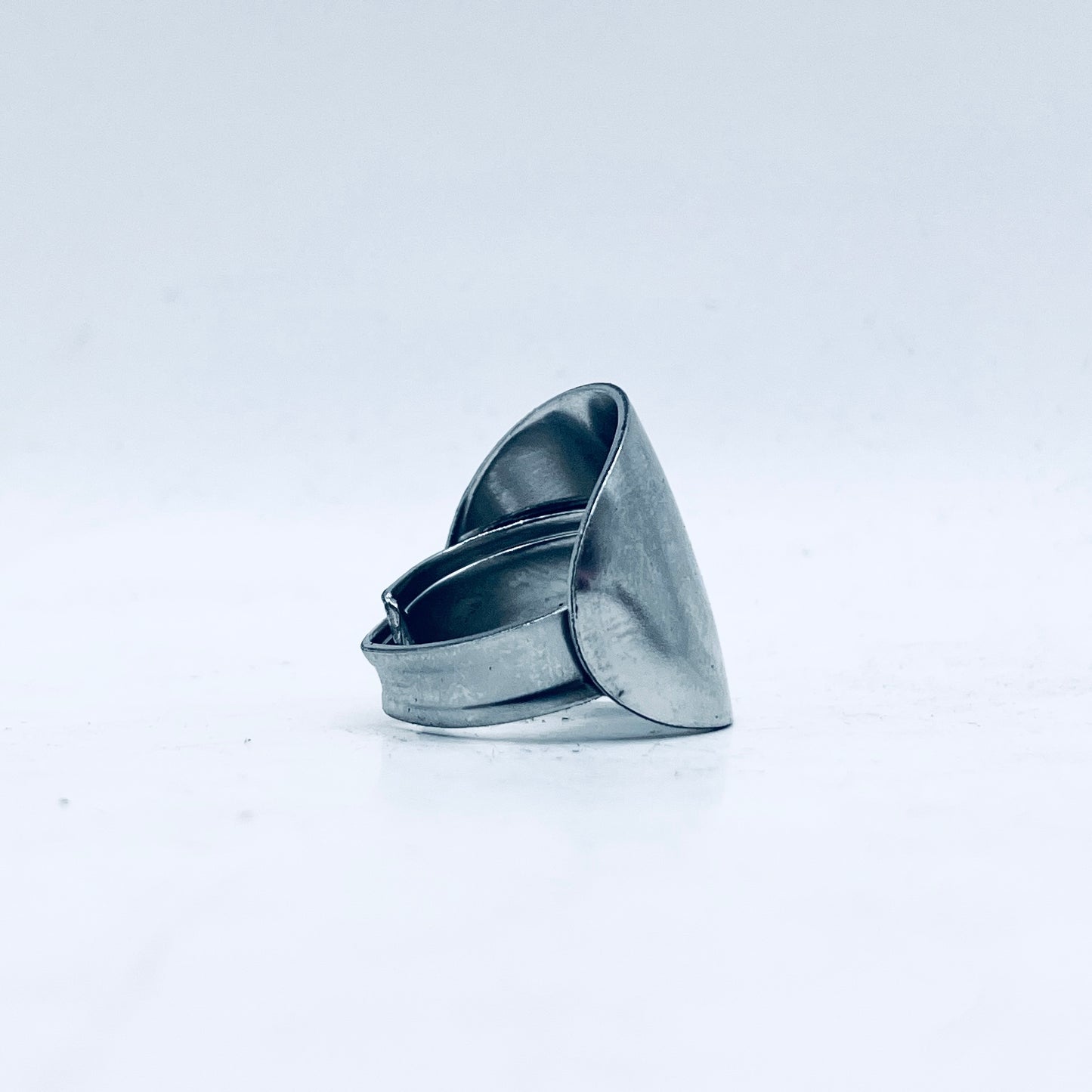 Anello Artigianale Mod. INTERO MANICO SOTTO  Realizzato con intero Cucchiaino in ACCIAIO