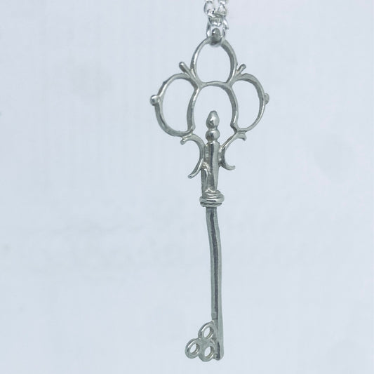 Pendente Artigianale Mod. CHIAVE Realizzato con Antica Chiave in Argento (Prima Metà del ’900)