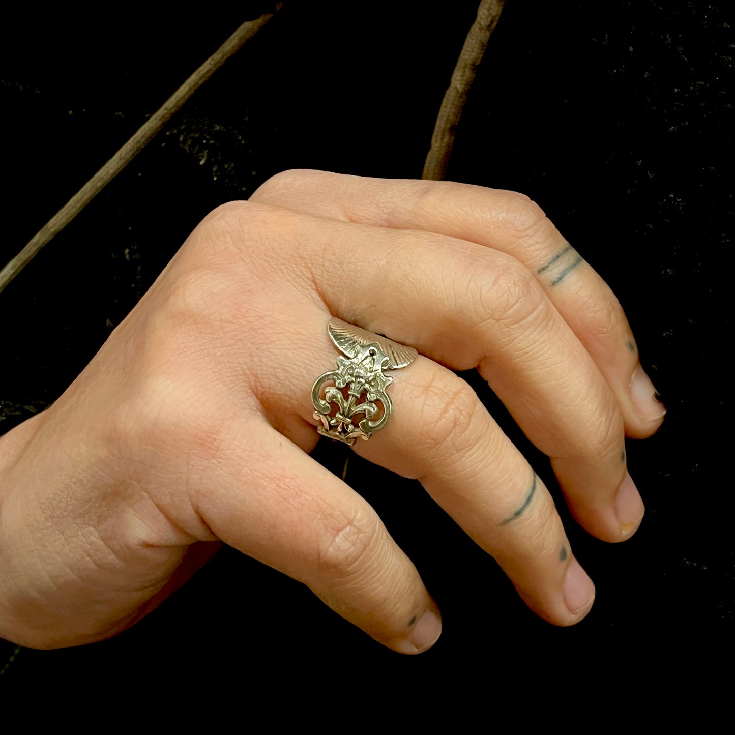 Anello Artigianale CONCHIGLIA REGALE Mod. INTERO  Realizzato con intero Antico Cucchiaino in Argento (Prima Metà del ’900)
