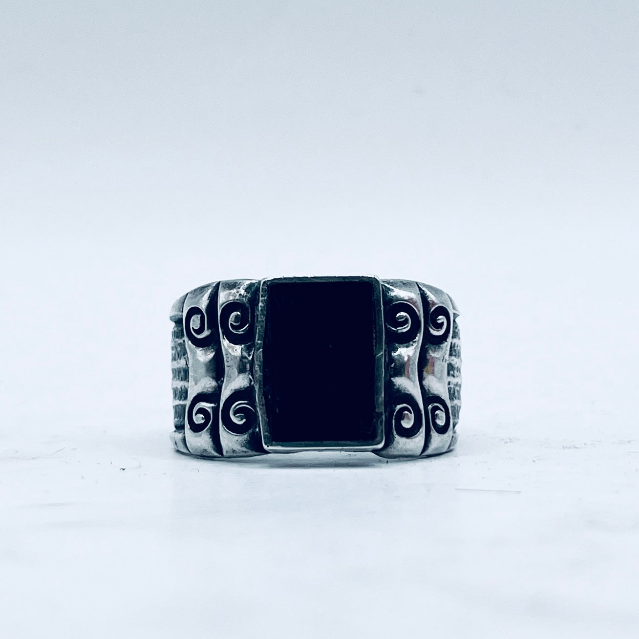Anello Artigianale ONICE Mod. SPILLA Realizzato con Antica spilla in Argento (Prima Metà del ’900)
