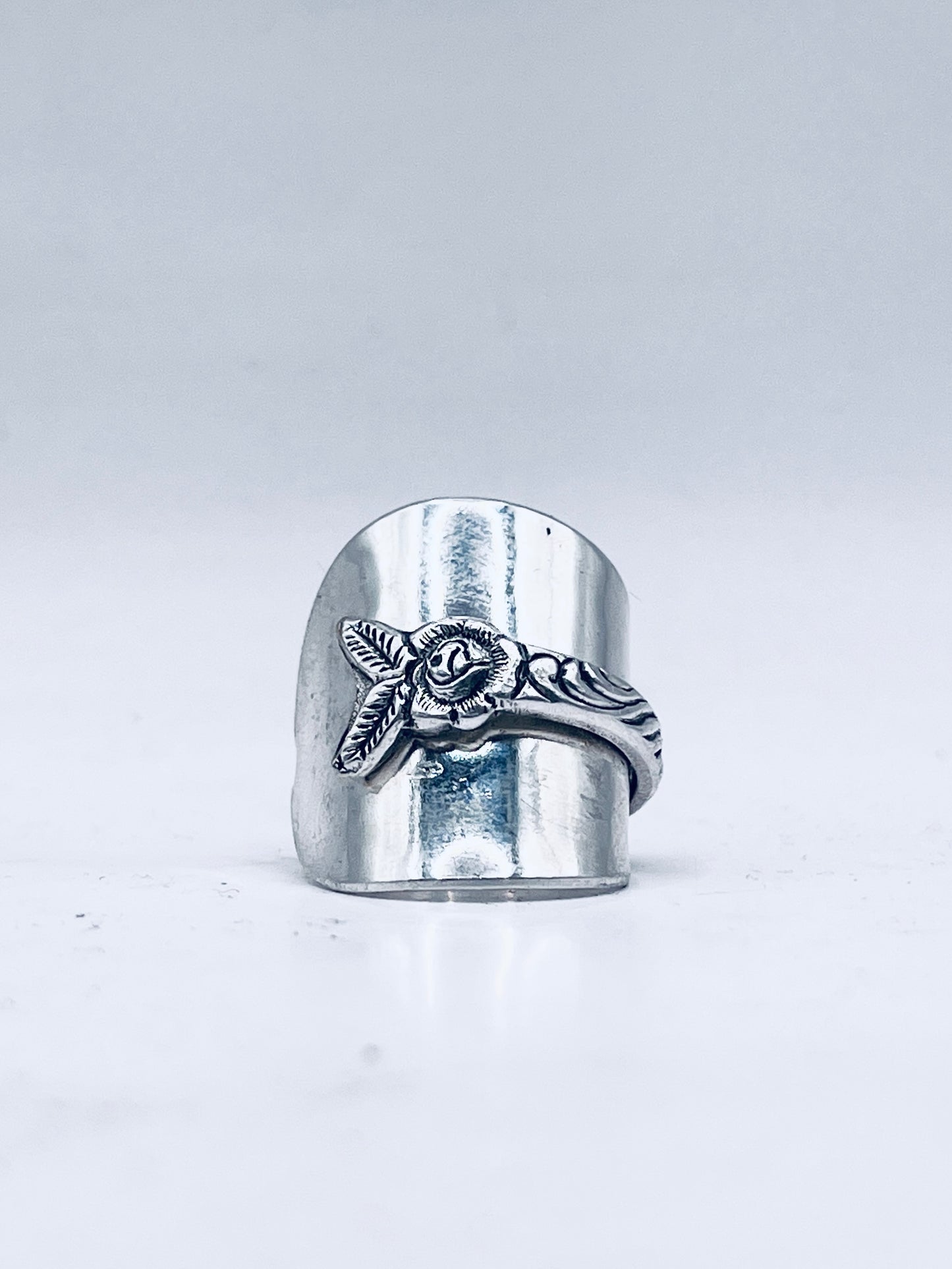 Anello Artigianale Mod. INTERO ROSELLINA  Realizzato con intero Antico Cucchiaino in Argento (Prima Metà del ’900)