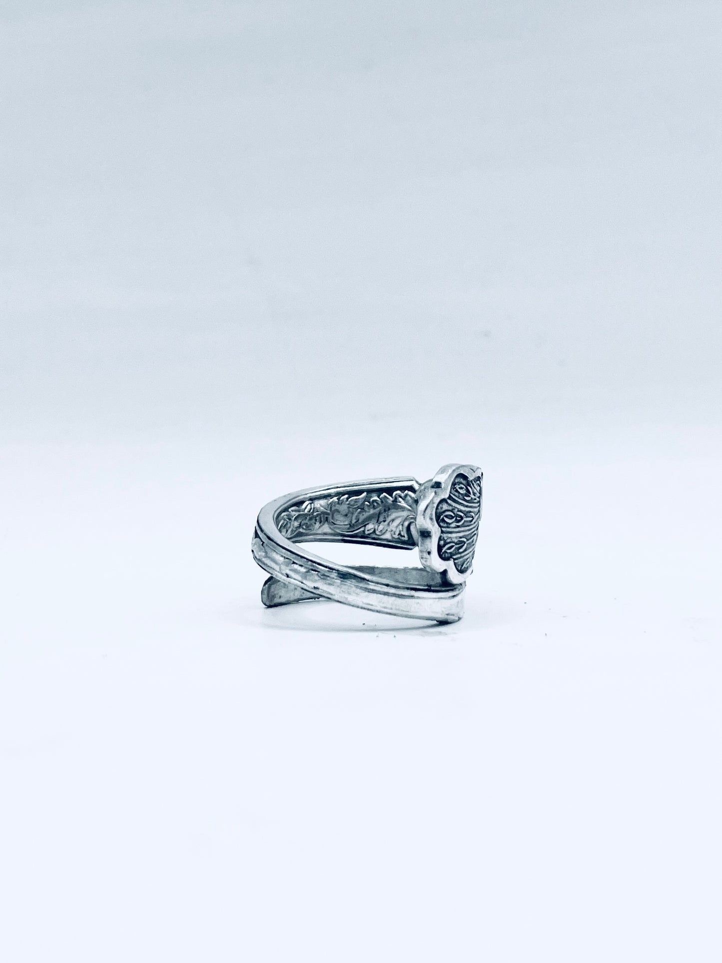 Anello Artigianale PAVONE Mod. SPIRALE/INTERO/CLASSICO  Realizzato con intero Antico Cucchiaino in Argento (Prima Metà del ’900)
