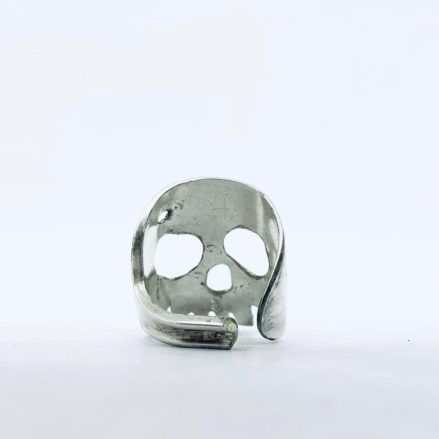 Anello Artigianale Mod. TESCHIO  Realizzato con Antica posata in Argento (Prima Metà del ’900)