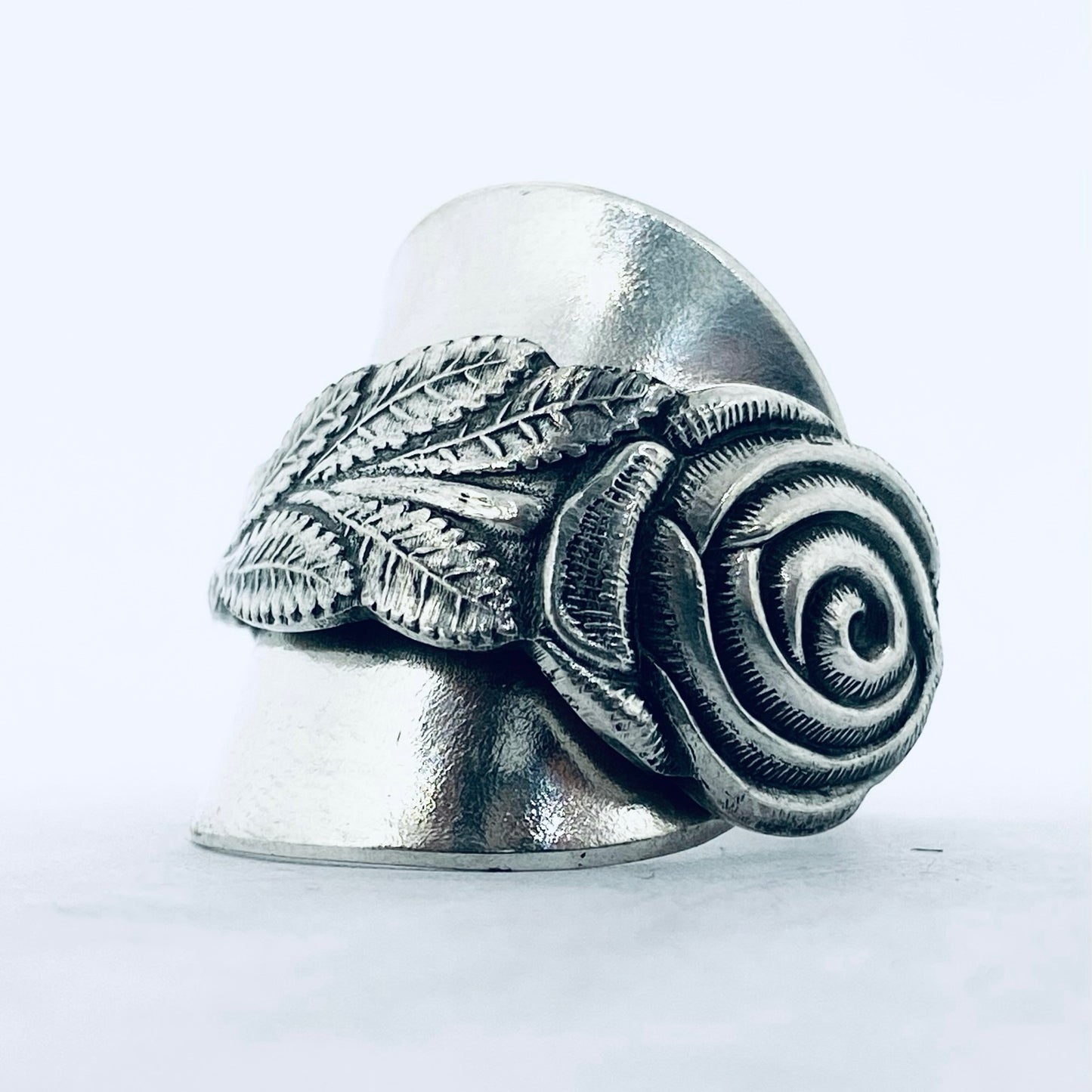 Anello Artigianale ROSA Mod. INTERO  Realizzato con intero Antico Cucchiaino in Argento (Prima Metà del ’900)