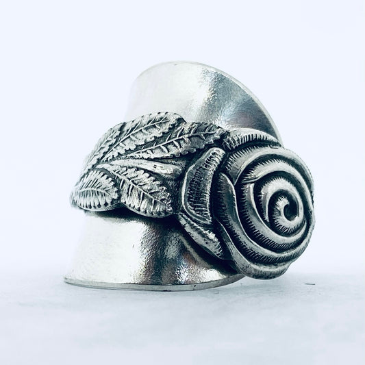 Anello Artigianale ROSA Mod. INTERO  Realizzato con intero Antico Cucchiaino in Argento (Prima Metà del ’900)