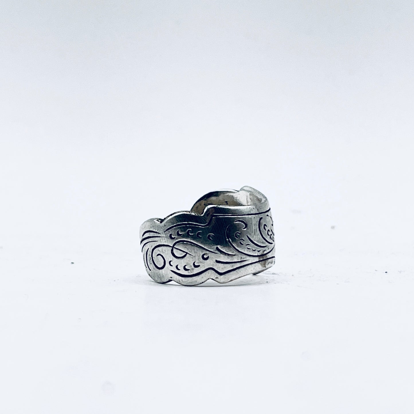 Anello Artigianale UOMO/DONNA Mod. CLASSICO/INTERO  “BRIGHID”  Realizzato con Antica posata in Argento (Prima Metà del ’900)