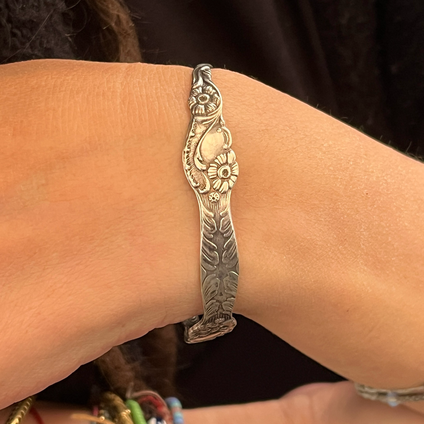 Bracciale Artigianale Mod. PINZETTA ZUCCHERO  Realizzato con Antica posata in Argento (Prima Metà del ’900)