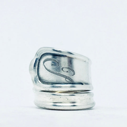 Anello Artigianale con Iniziale I