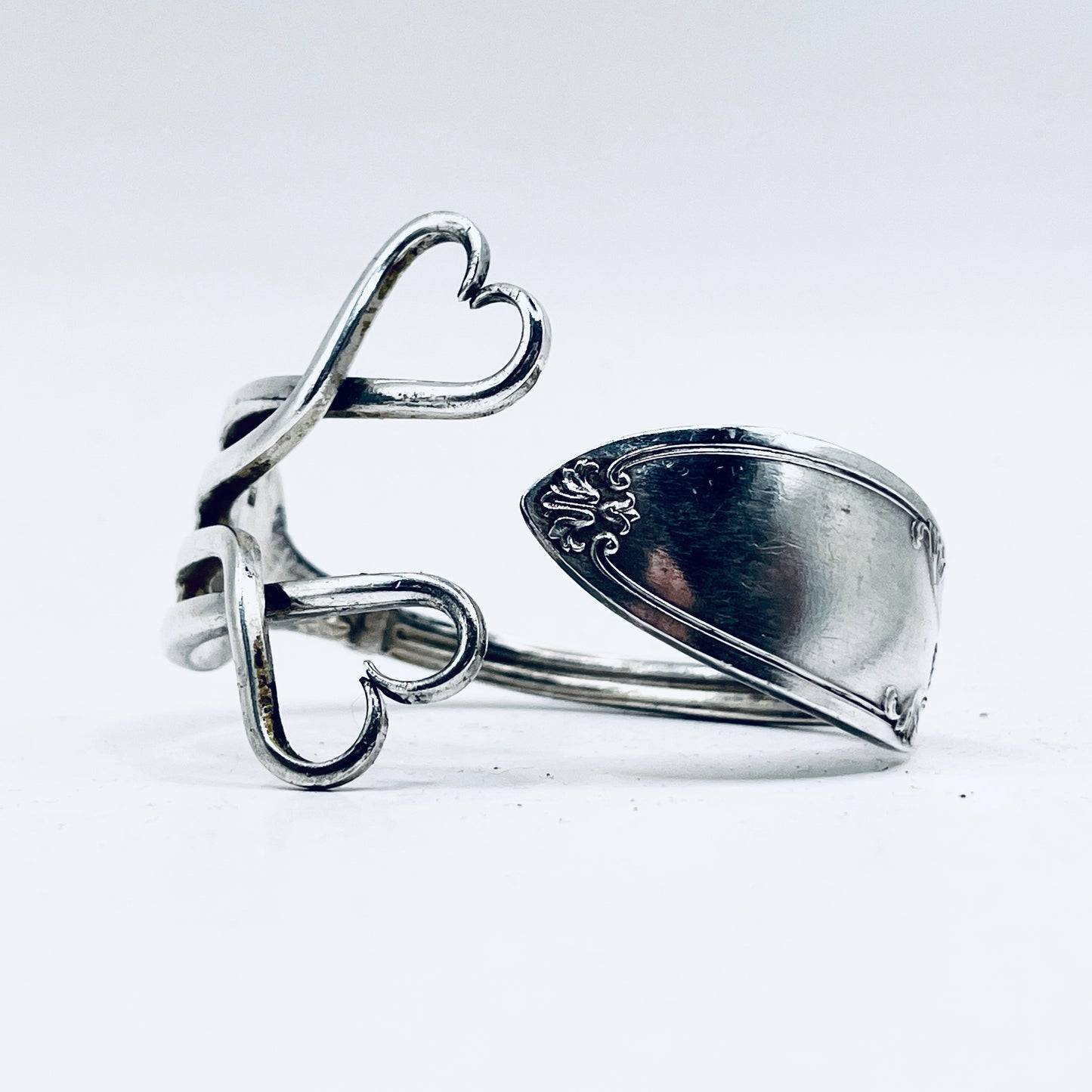 Bracciale Artigianale Mod. FORCHETTA  CUORE DOPPIO Realizzato con Antica posata in lega d’argento (Prima Metà del ’900)