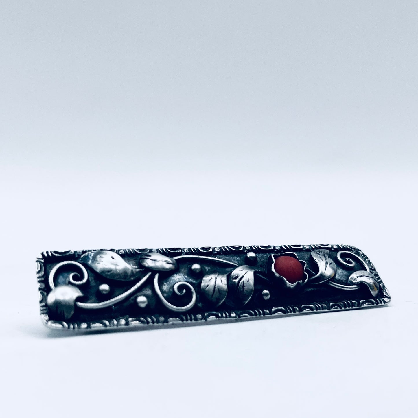 Anello Artigianale SPILLA CORALLO Mod. SPILLA Realizzato con Antica spilla in Argento (Prima Metà del ’900)