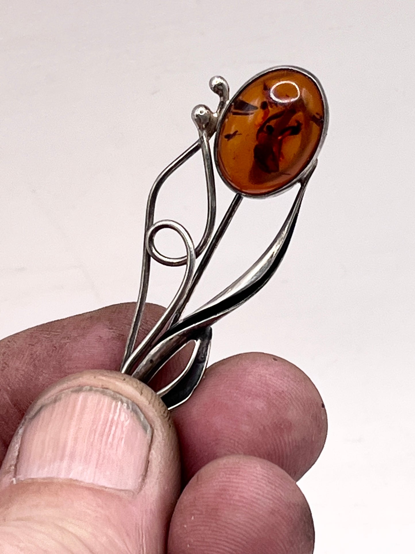 Anello Artigianale MIELE JURASSICO Mod. SPILLA con AMBRA Realizzato con Antica spilla in Argento (Prima Metà del ’900)