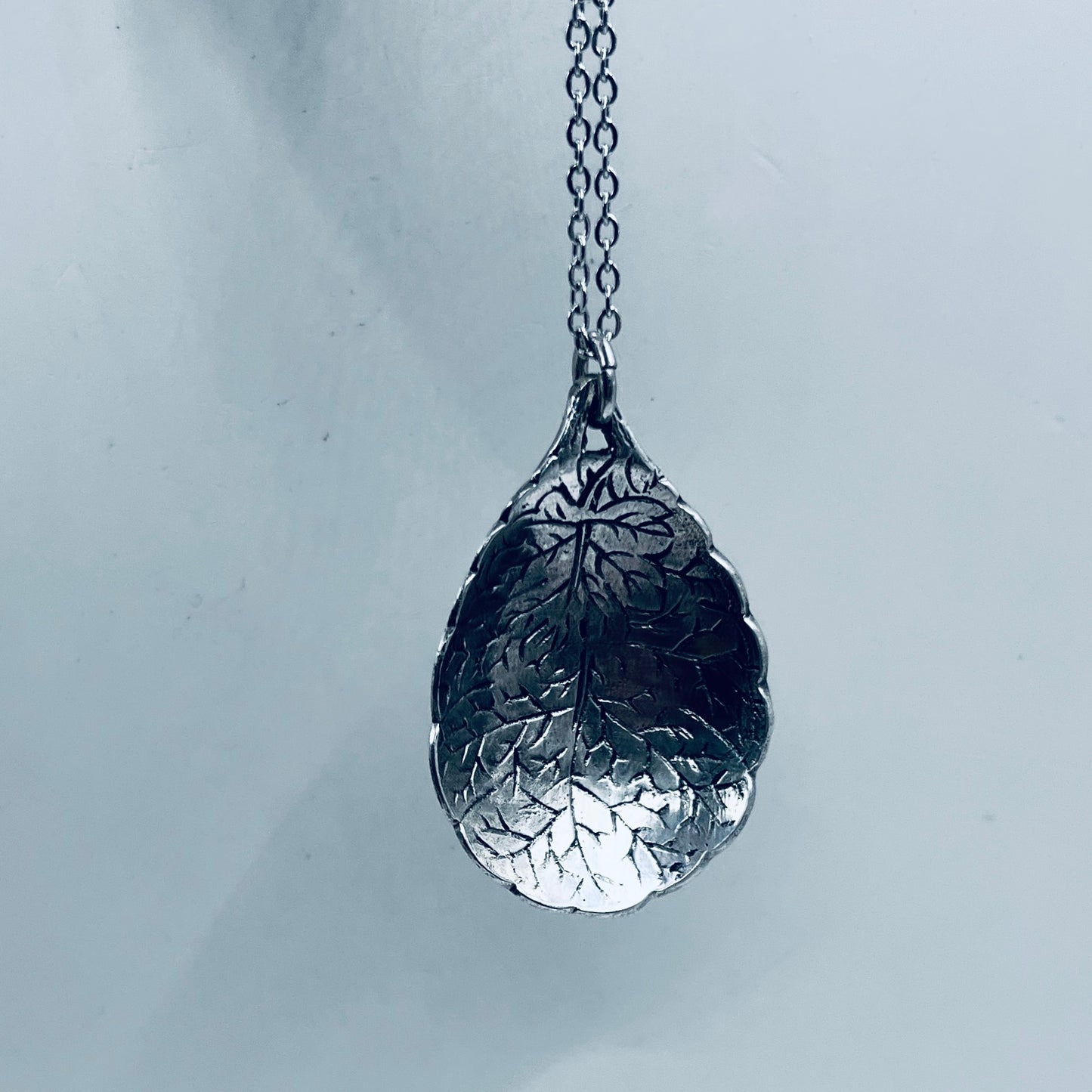 Anello Artigianale + Pendente (omaggio) FOGLIE Mod. CLASSICO  Realizzato con Antica posata in Argento (Prima Metà del ’900)