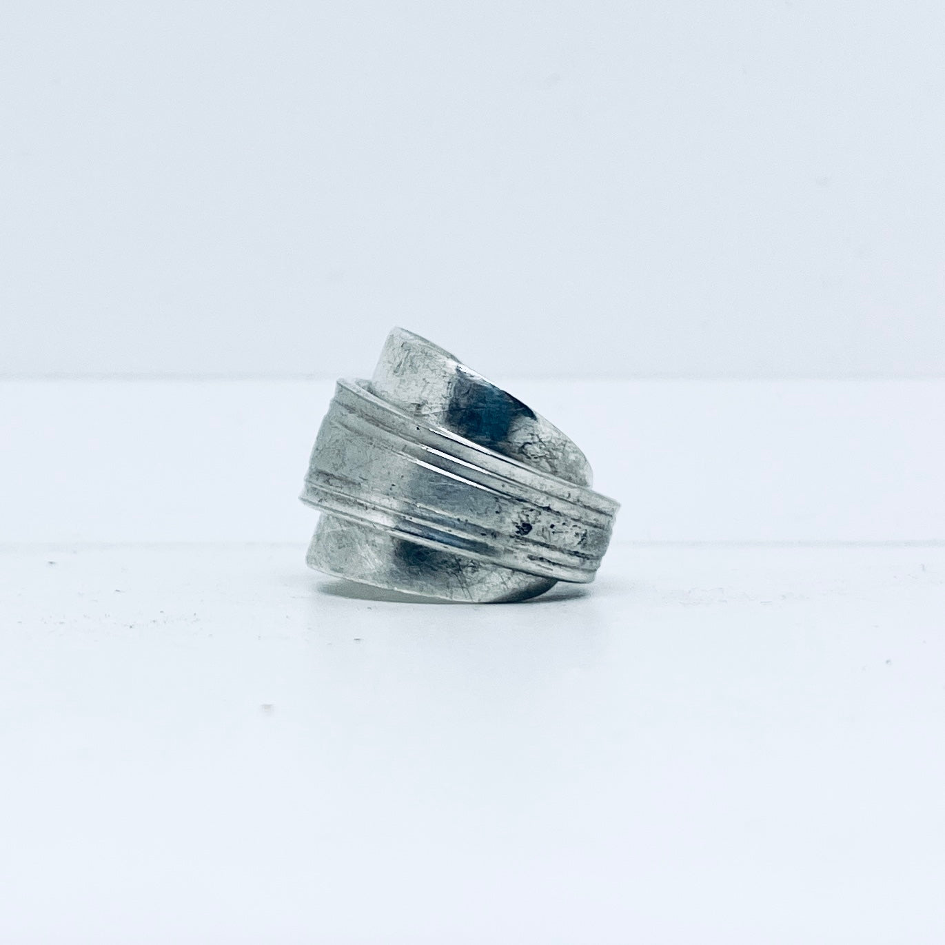 Anello Artigianale Mod. SPALMABURRO  Realizzato con intero Antico Cucchiaino in Argento (Prima Metà del ’900)