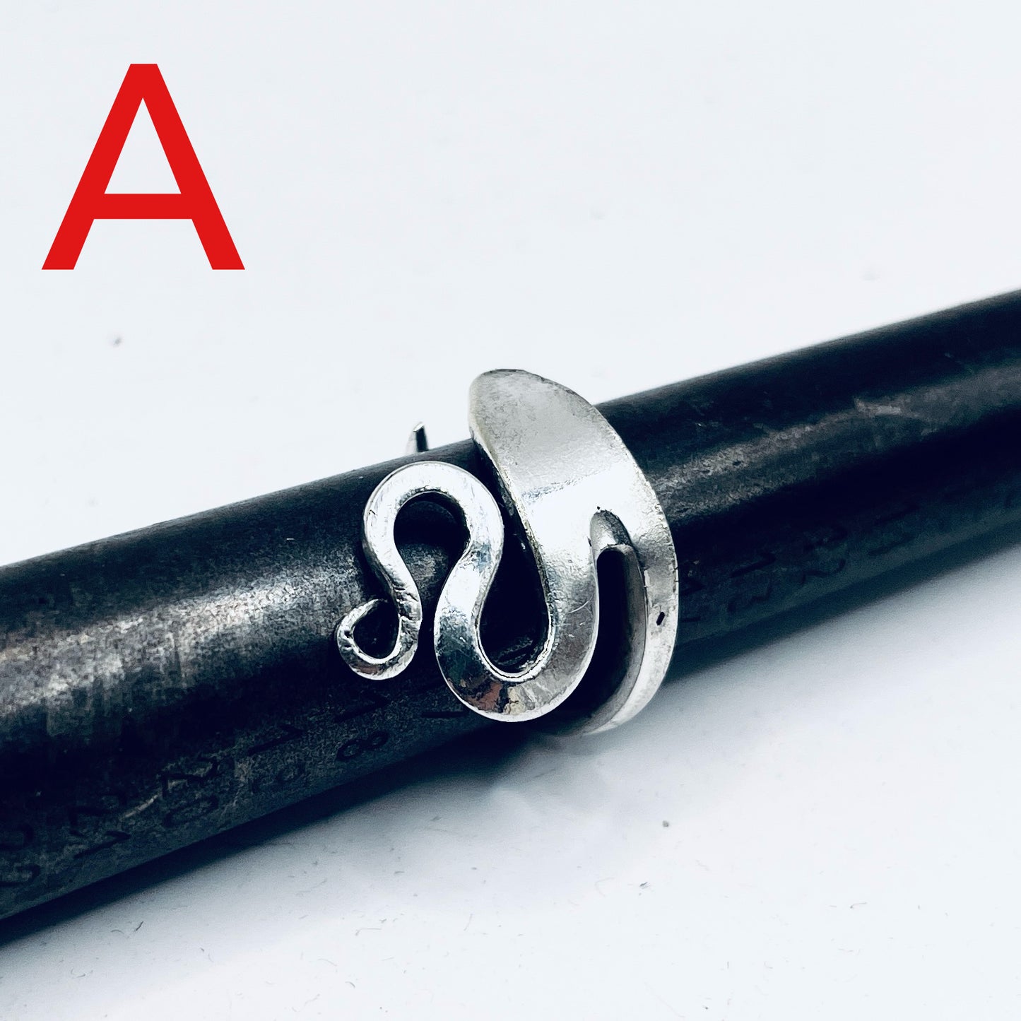 Anello Artigianale Mod. FORCHETTINA CAPRICCIO A-B Realizzato con parte di antica forchettina in Argento (Prima Metà del ’900) (Copia)