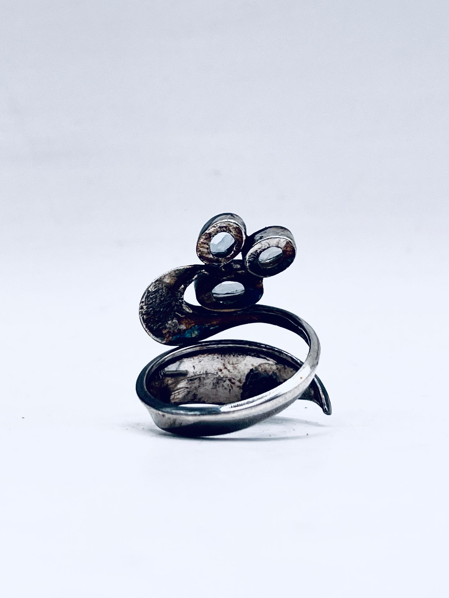 Anello Artigianale SPILLA TRIADE Mod. SPILLA ZIRCONI Realizzato con Antica spilla in Argento (Prima Metà del ’900)