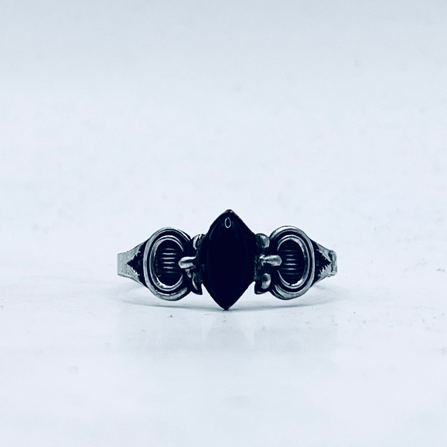 Anello Artigianale SPILLA ONICE Mod. SPILLA Realizzato con Antica spilla in Argento (Prima Metà del ’900)