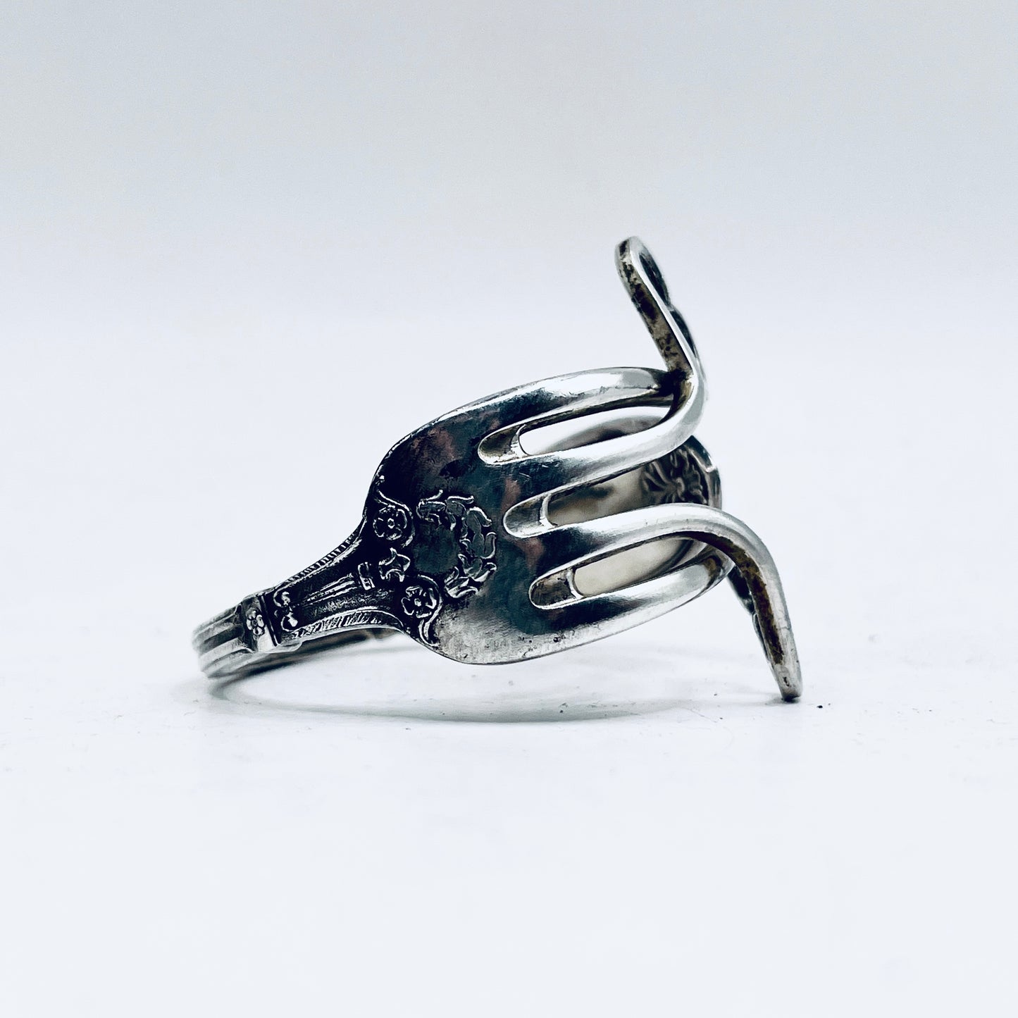 Bracciale Artigianale Mod. FORCHETTA  CUORE DOPPIO Realizzato con Antica posata in lega d’argento (Prima Metà del ’900)