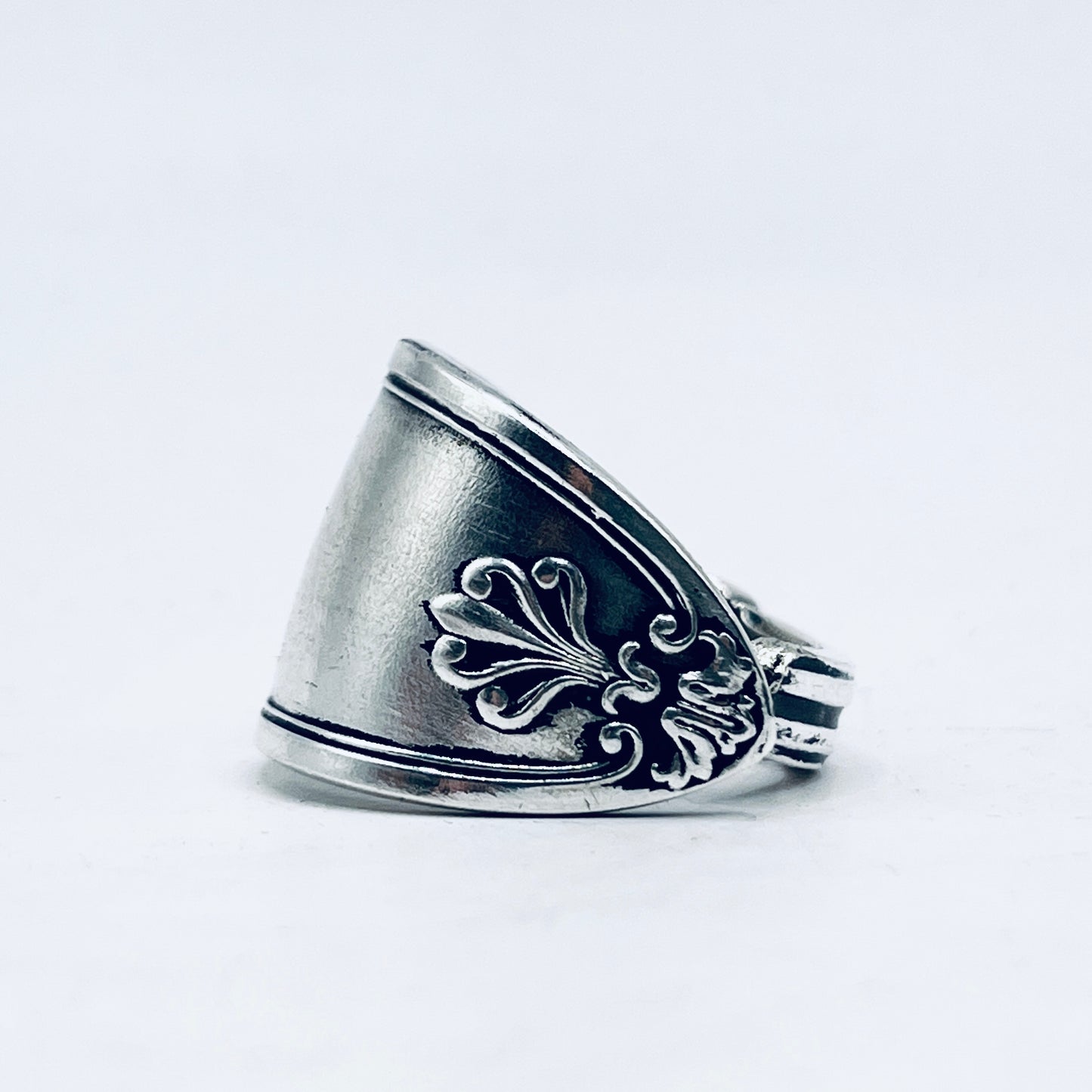 Anello Artigianale GIGLIO UOMO  Mod. CLASSICO  Realizzato con Antica posata in Argento (Prima Metà del ’900)