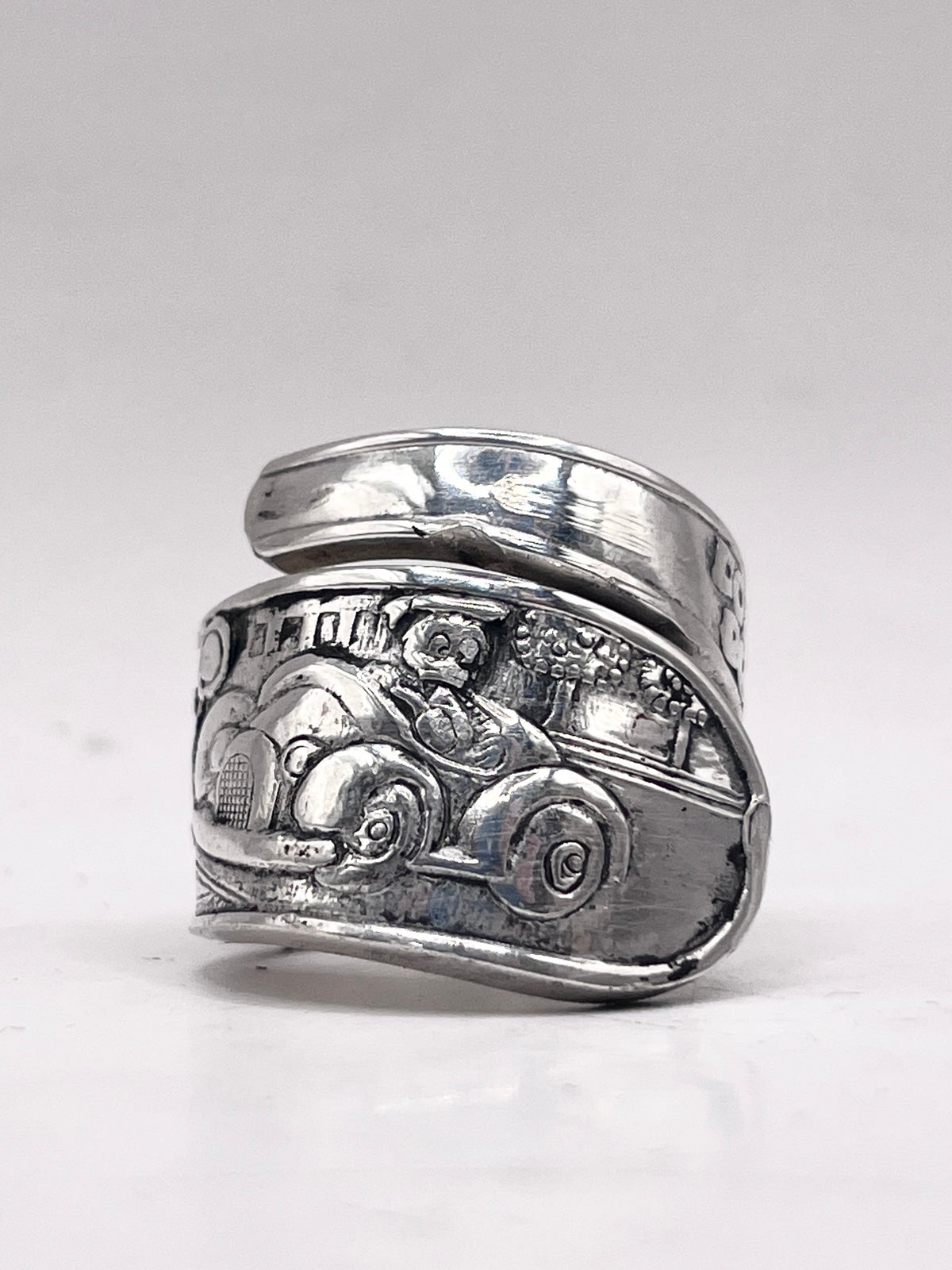 Anello Donald Duck ricavato da una posata antica in lega d’argento