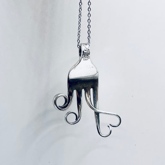 Pendente Artigianale Mod. FORCHETTA INNAMORATA Realizzato con Antica Posata in Argento (Prima Metà del ’900)