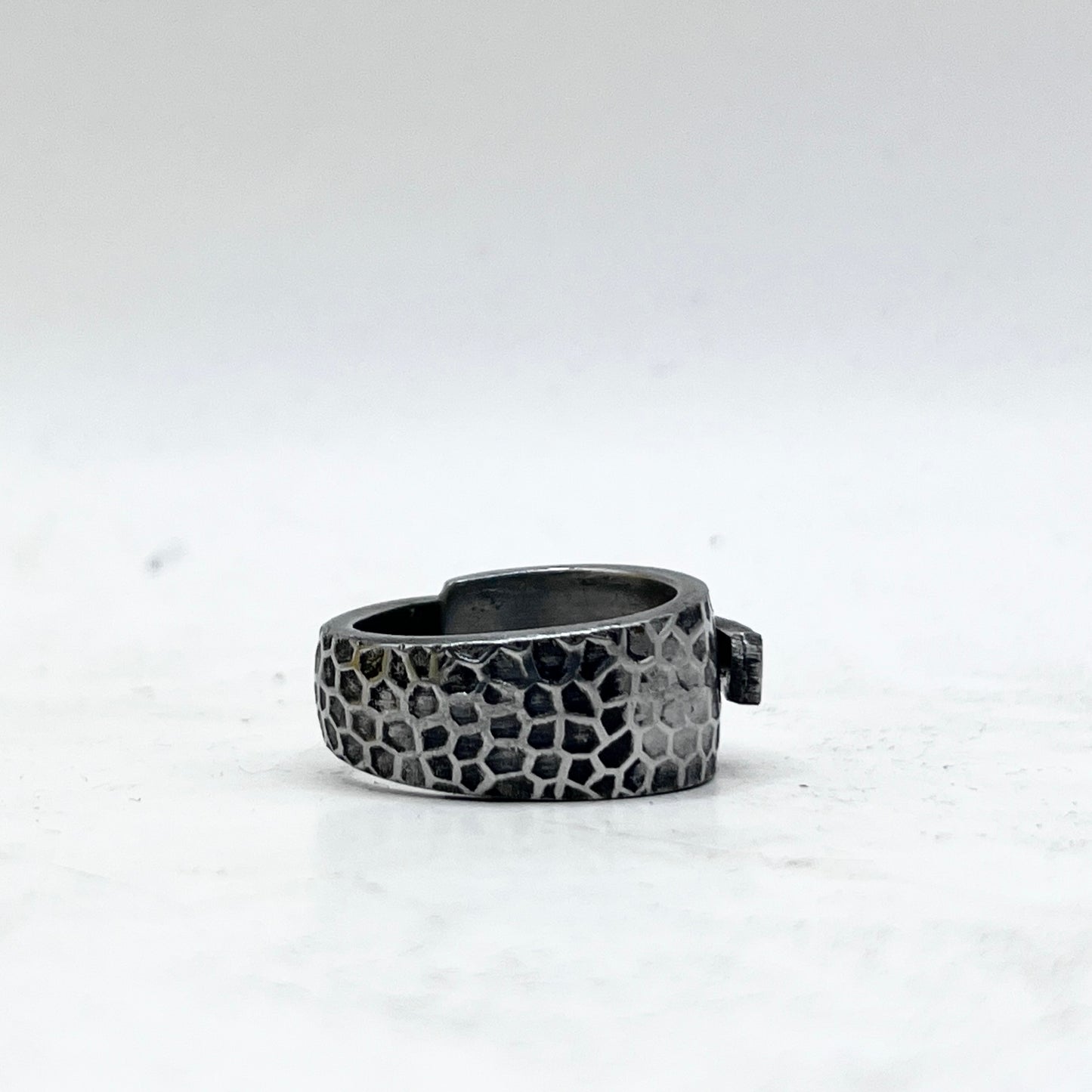 Anello Artigianale Mod. CLASSICO/SPIRALE/SOVRAPPOSTO PITONATO  Realizzato con Forchettina in ACCIAIO