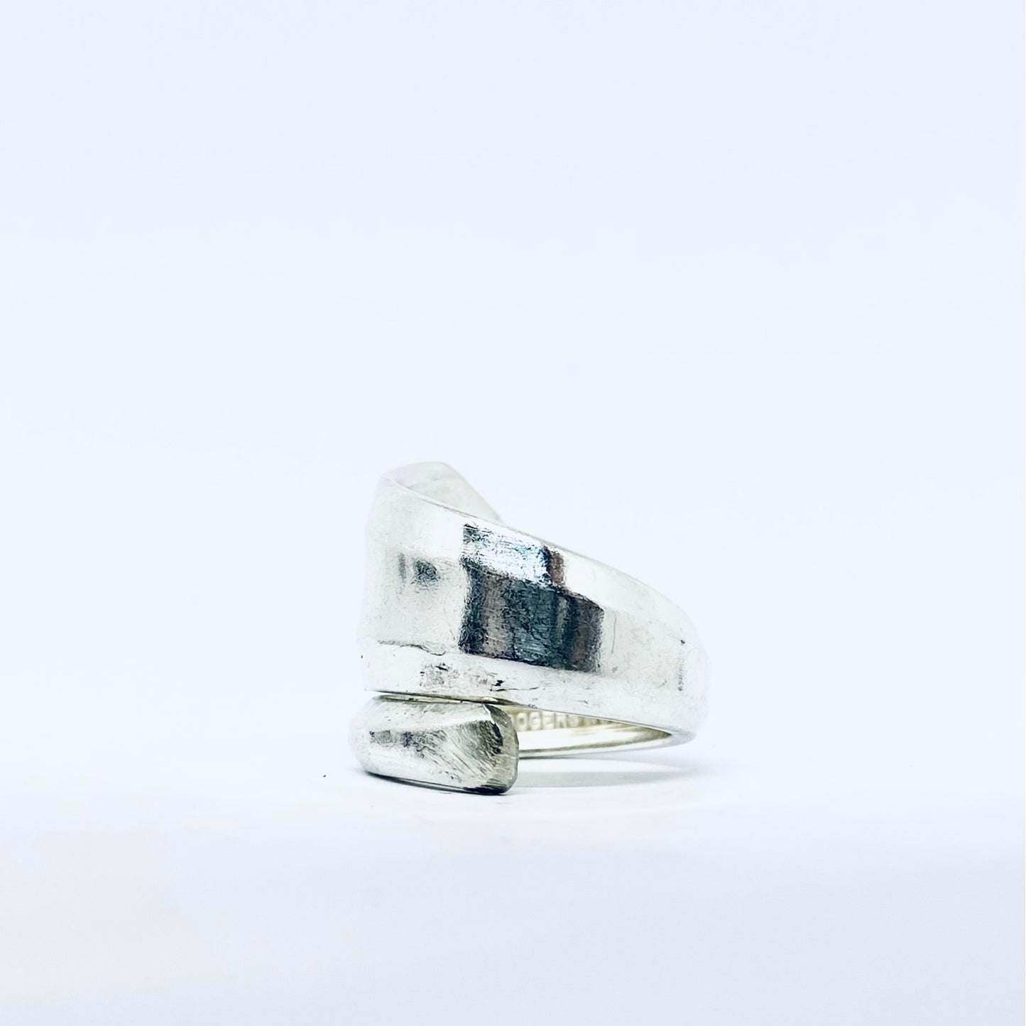 Anello Artigianale con Iniziale O