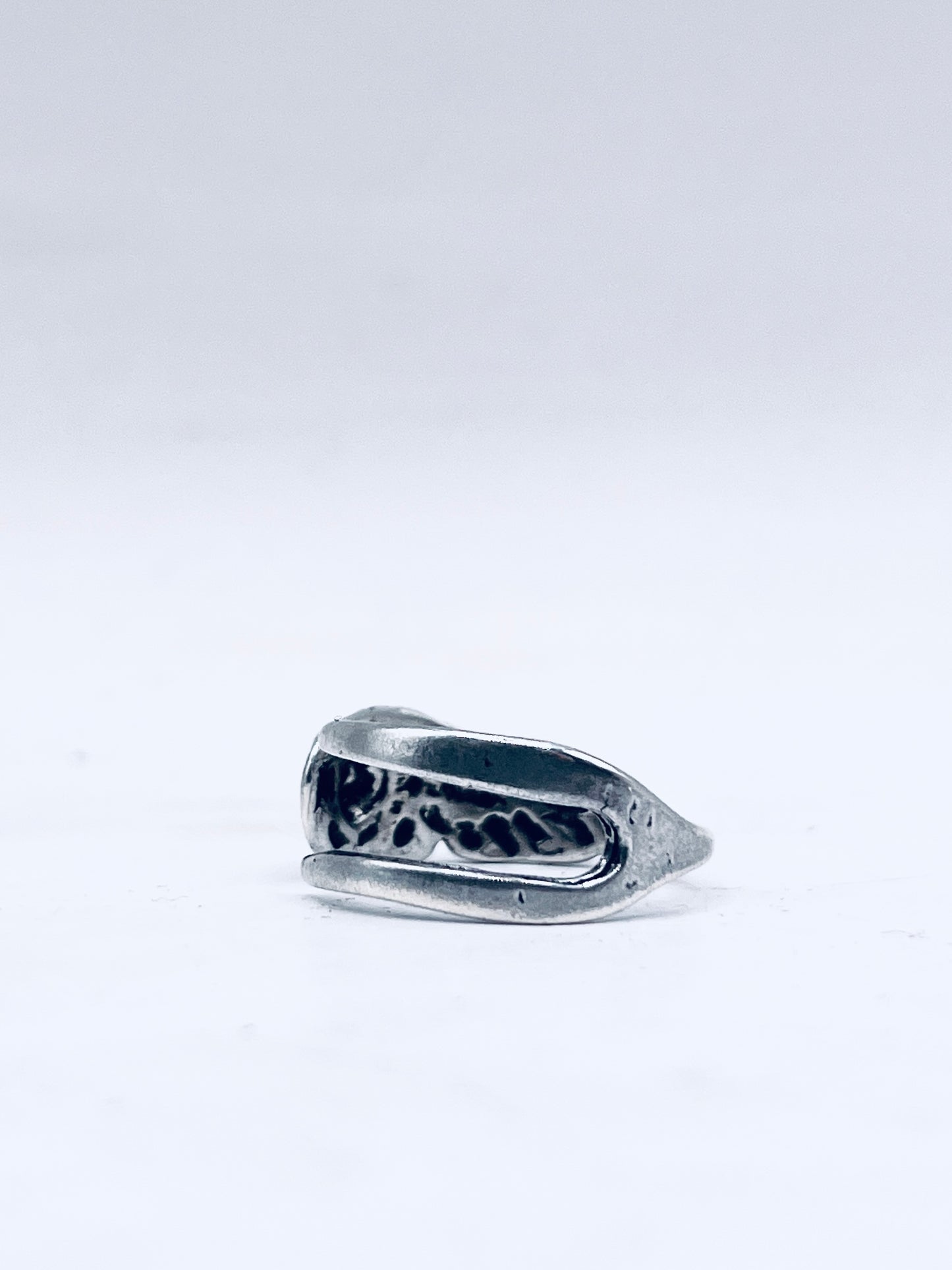 Anello Artigianale Mod. FORCHETTINA ROSA APERITIVO Realizzato con intera antica forchettina in Argento (Prima Metà del ’900)