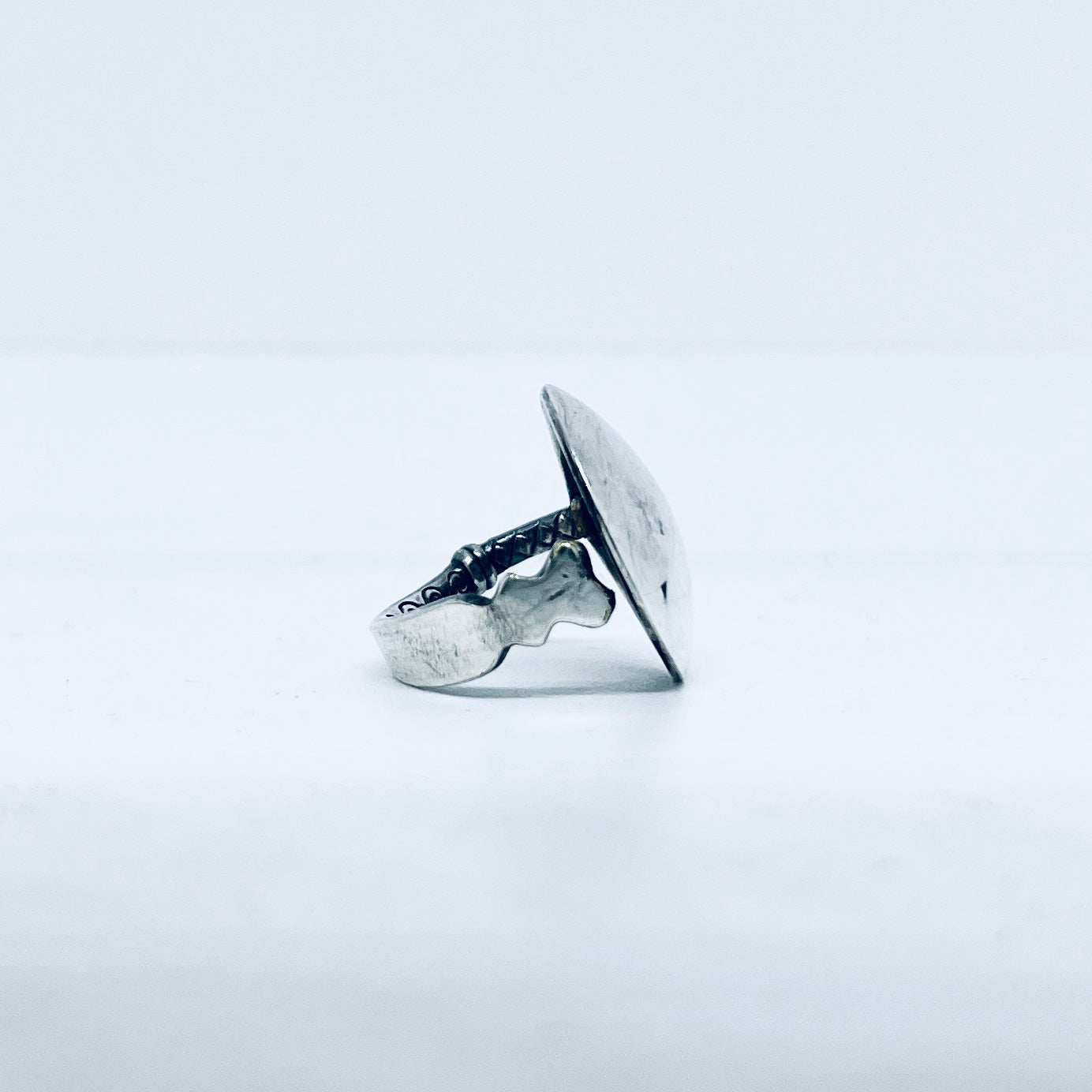 Anello Artigianale TONDO Mod. FALANGINA  Realizzato con intero Antico Cucchiaino in Argento (Prima Metà del ’900)